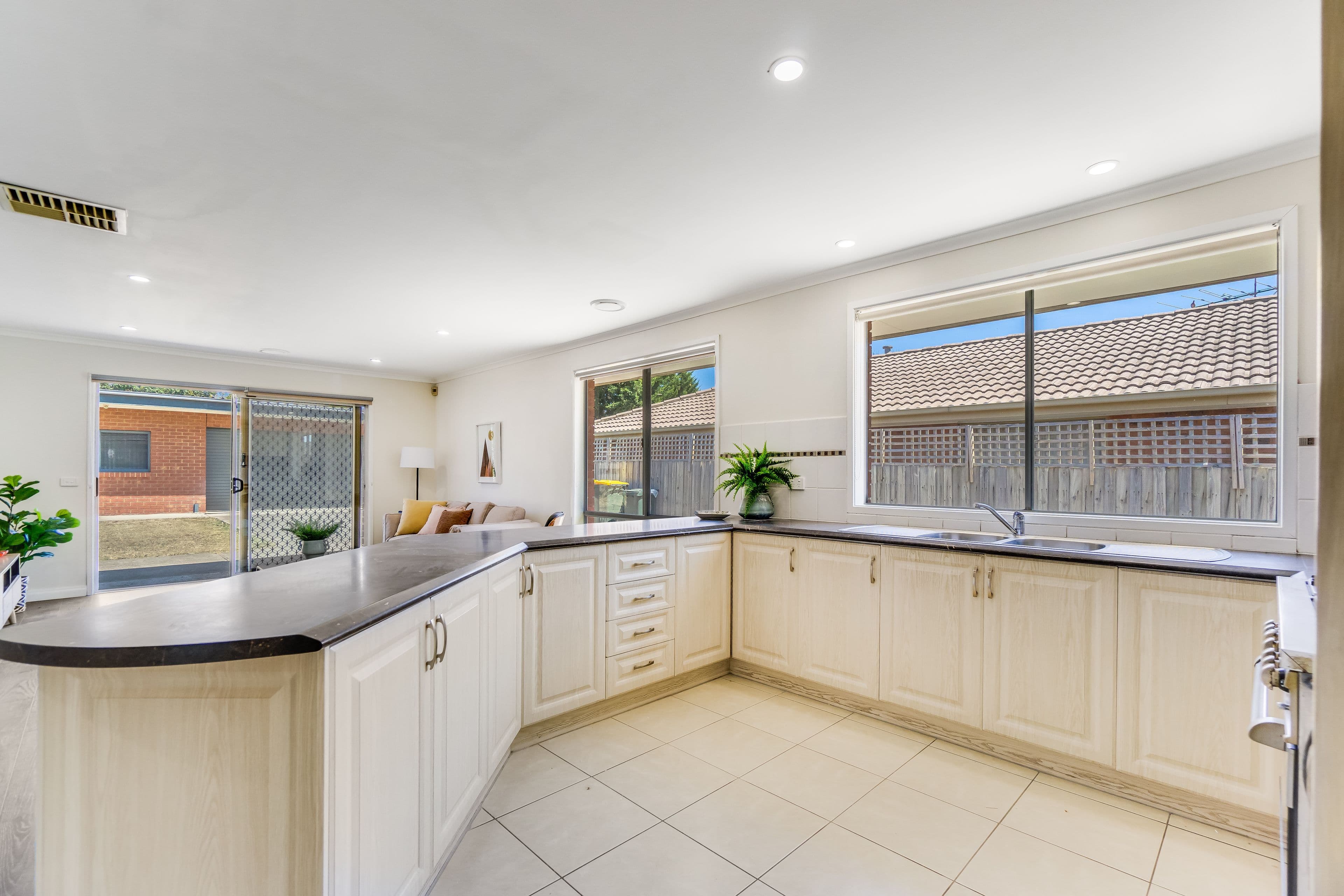 70 Dundee Way, Sydenham VIC 3037, Sydenham - Thumbnail 8