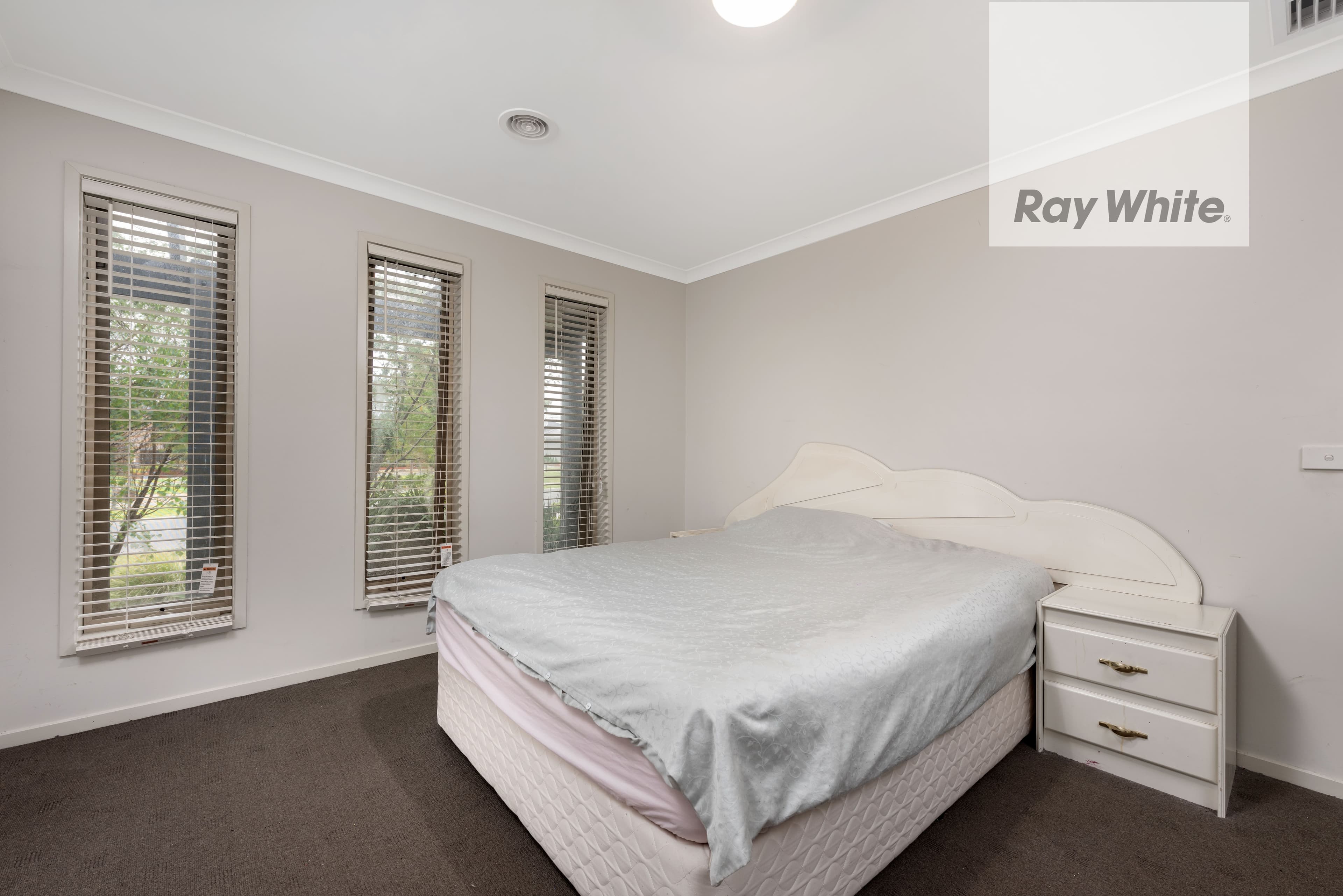 10 Moffat Drive, Lalor VIC 3075, Lalor - Thumbnail 4