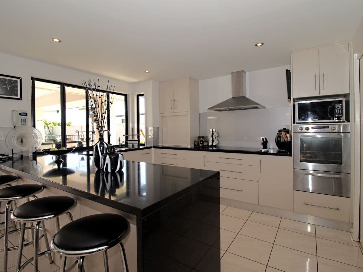 19 Saville Street, Emerald QLD 4720, Emerald - Thumbnail 6