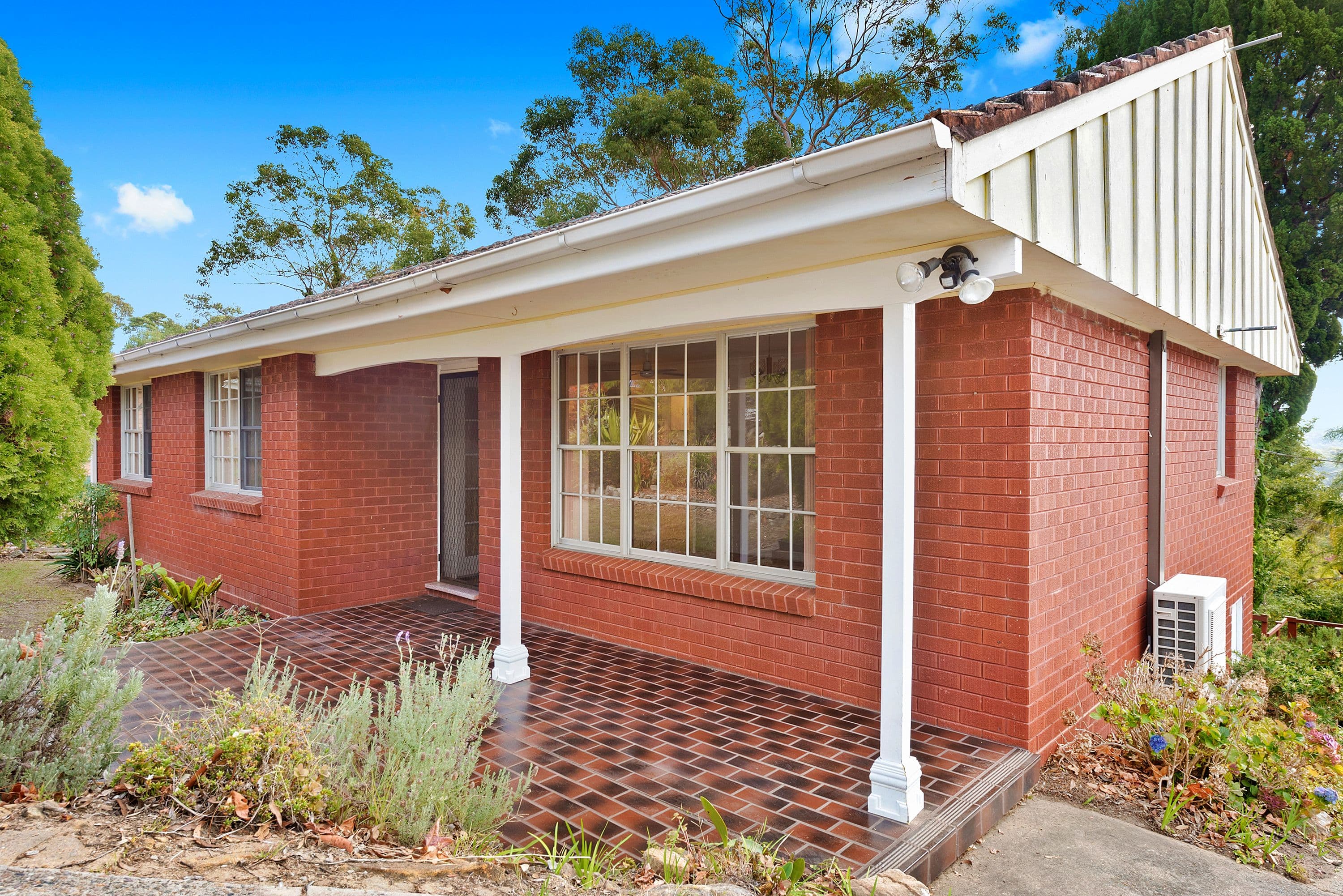 21 Waddell Crescent, Hornsby Heights - Image 1