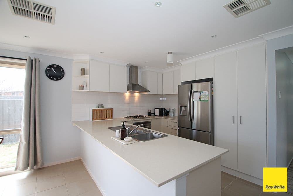 19 Deniston Circuit, Bungendore - Thumbnail 4