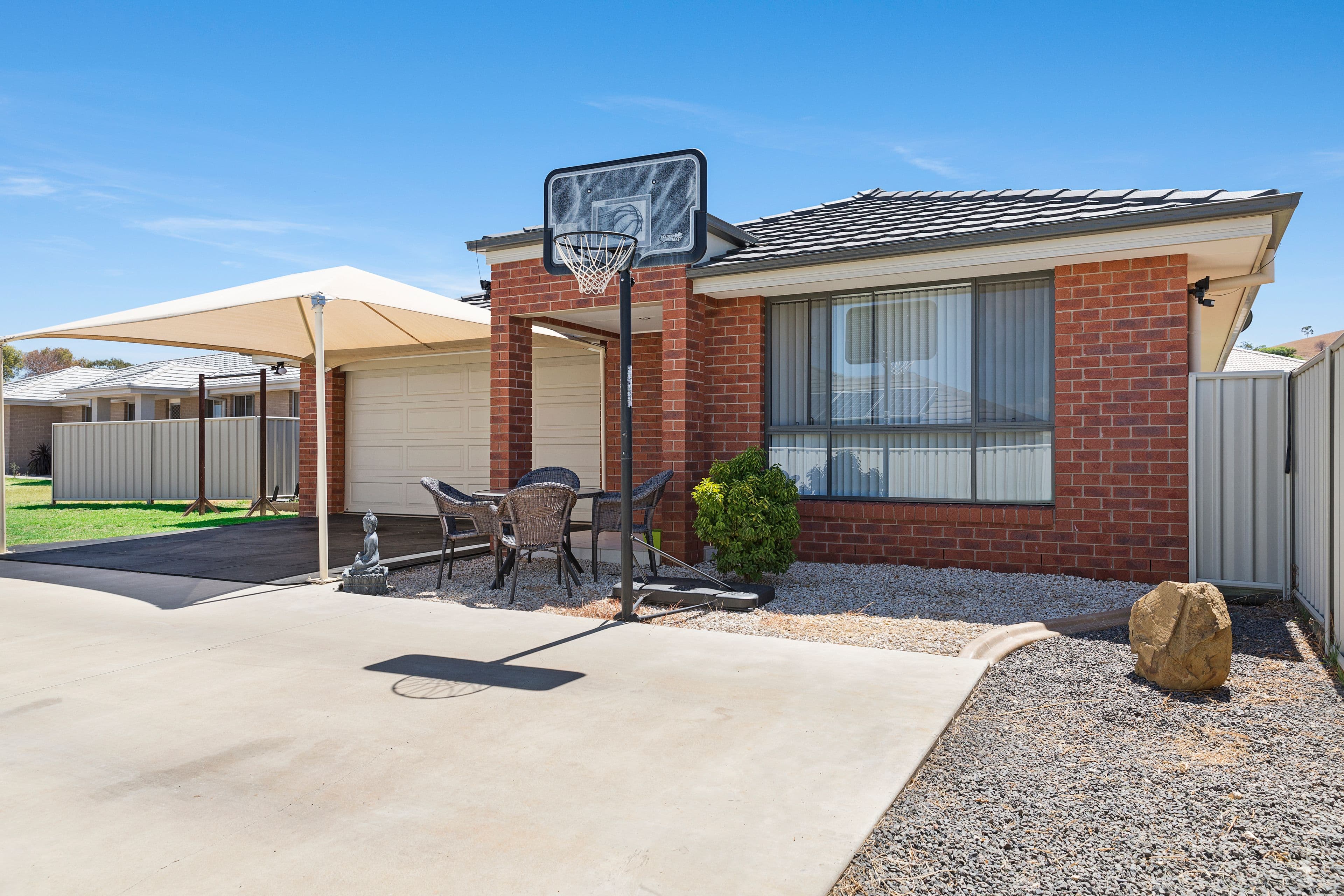 22 Lake Place, Tamworth NSW 2340, Tamworth - Image 1