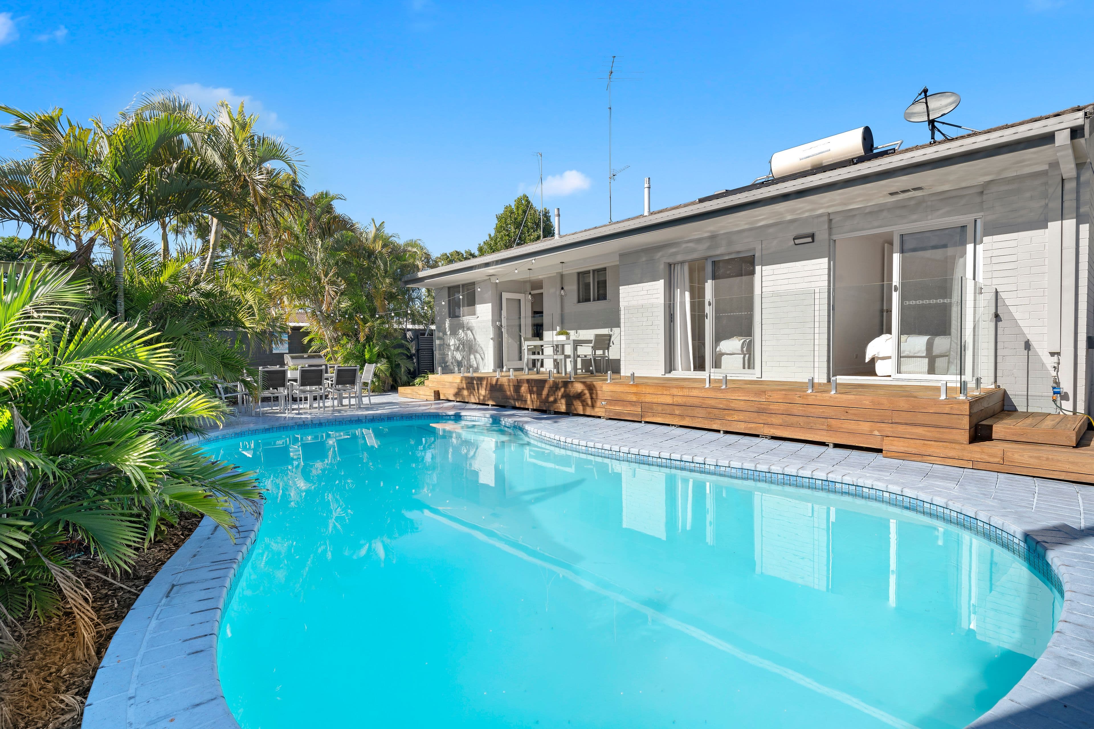 39 Kalimna Drive, Broadbeach Waters QLD 4218, Broadbeach Waters - Thumbnail 5