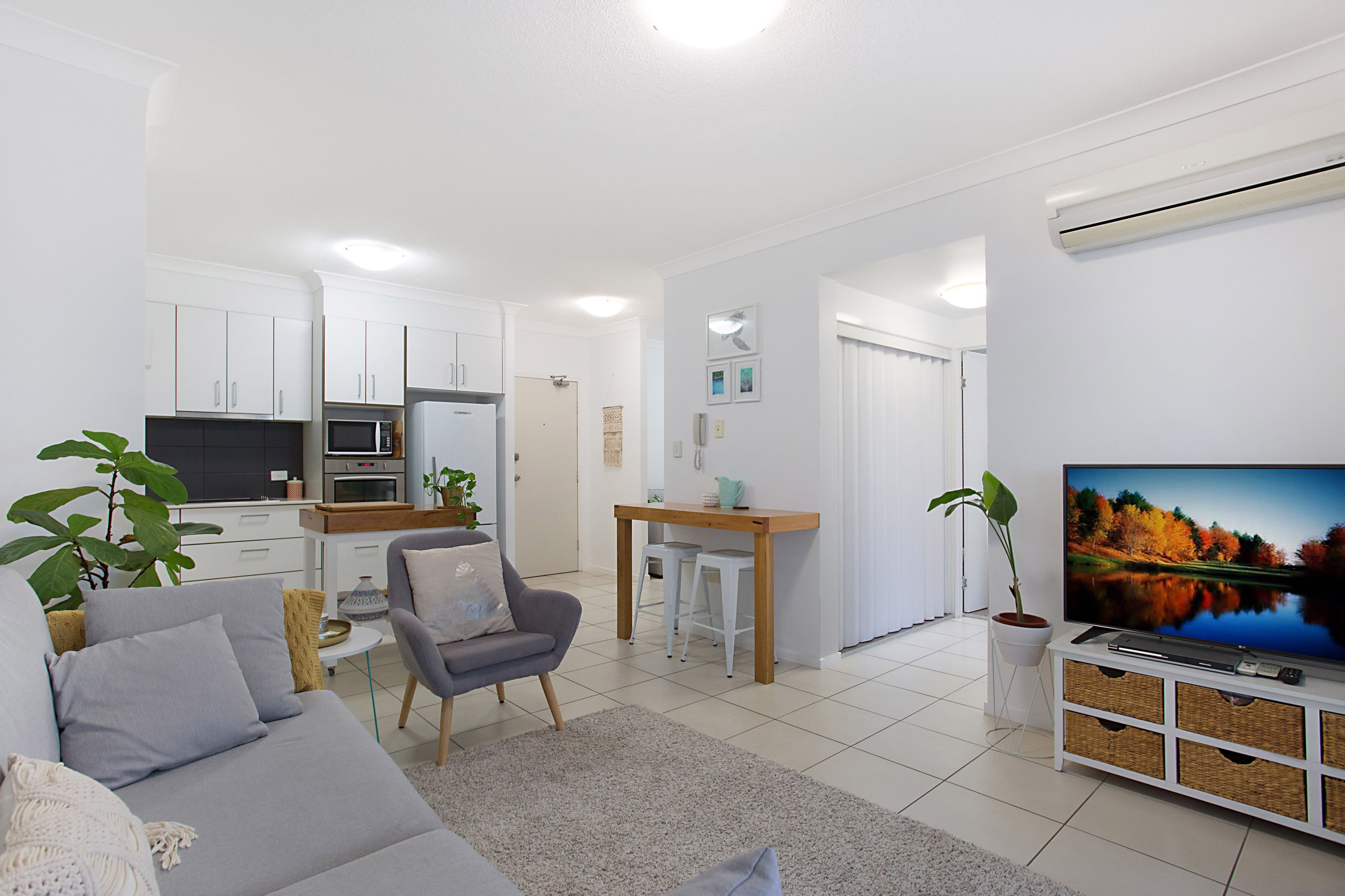 2 'Sunrise Cove' 2312 Gold Coast Highway, Mermaid Beach QLD 4218, Mermaid Beach - Thumbnail 6