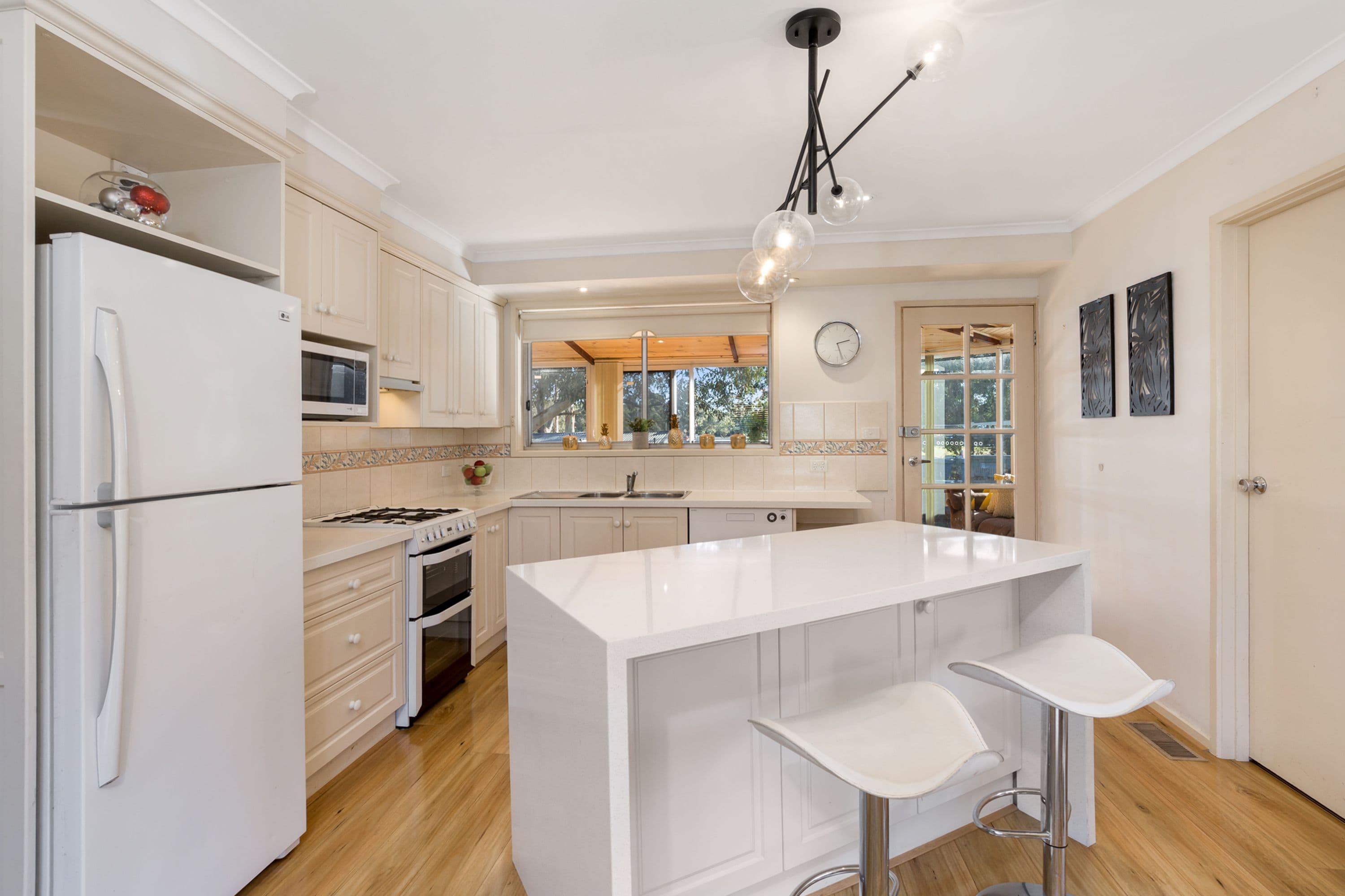 10 Peter Drive, Ferntree Gully VIC 3156, Ferntree Gully - Thumbnail 3