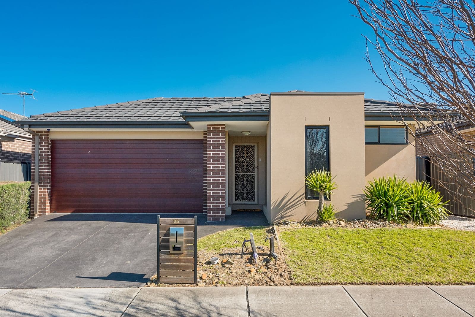 25 Brickwood Circuit, Craigieburn VIC 3064, Craigieburn - Image 1