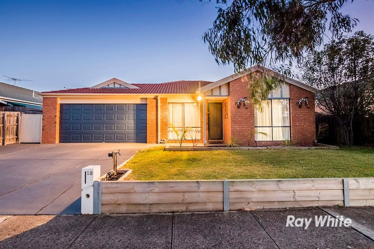 19 Stephellen Way, Cranbourne West VIC 3977, Cranbourne West - Thumbnail 4