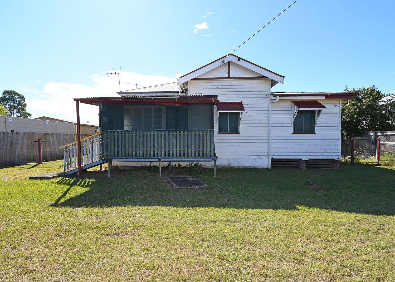 6 Maryborough Street, Granville QLD 4650, Granville - Thumbnail 2