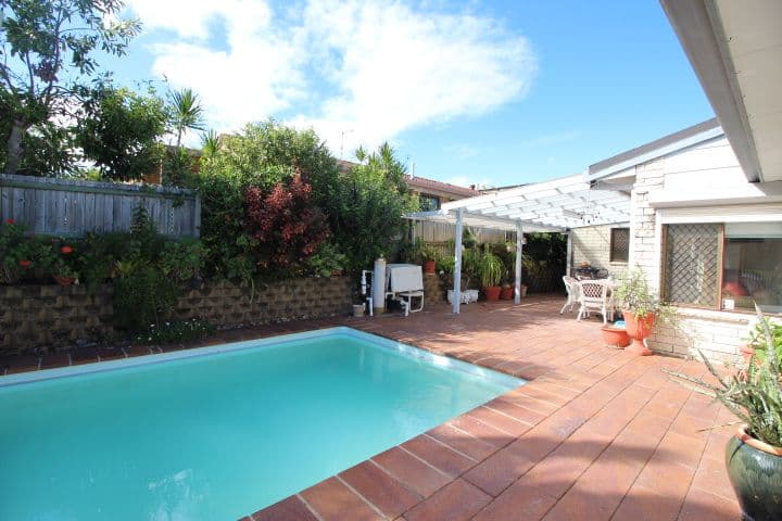 6 Raftery Street, Ashmore QLD 4214, Ashmore - Image 1