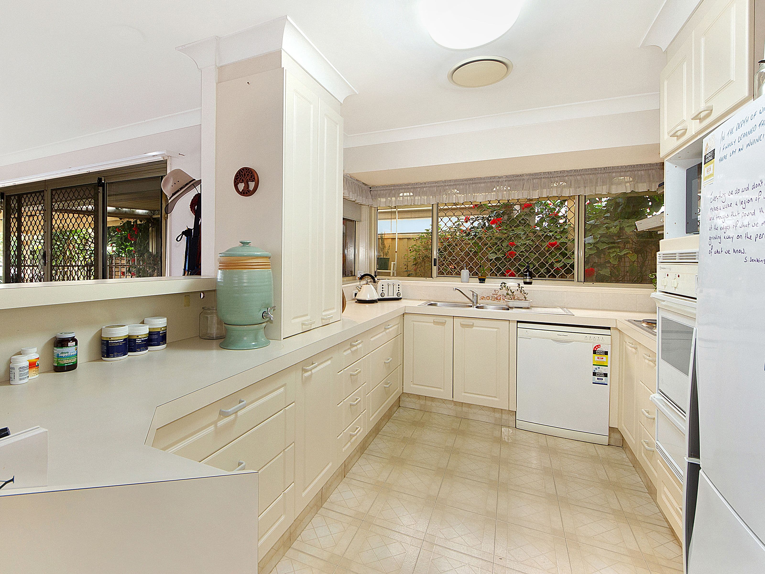 41 Laguna Avenue, Palm Beach QLD 4221, Palm Beach - Thumbnail 4