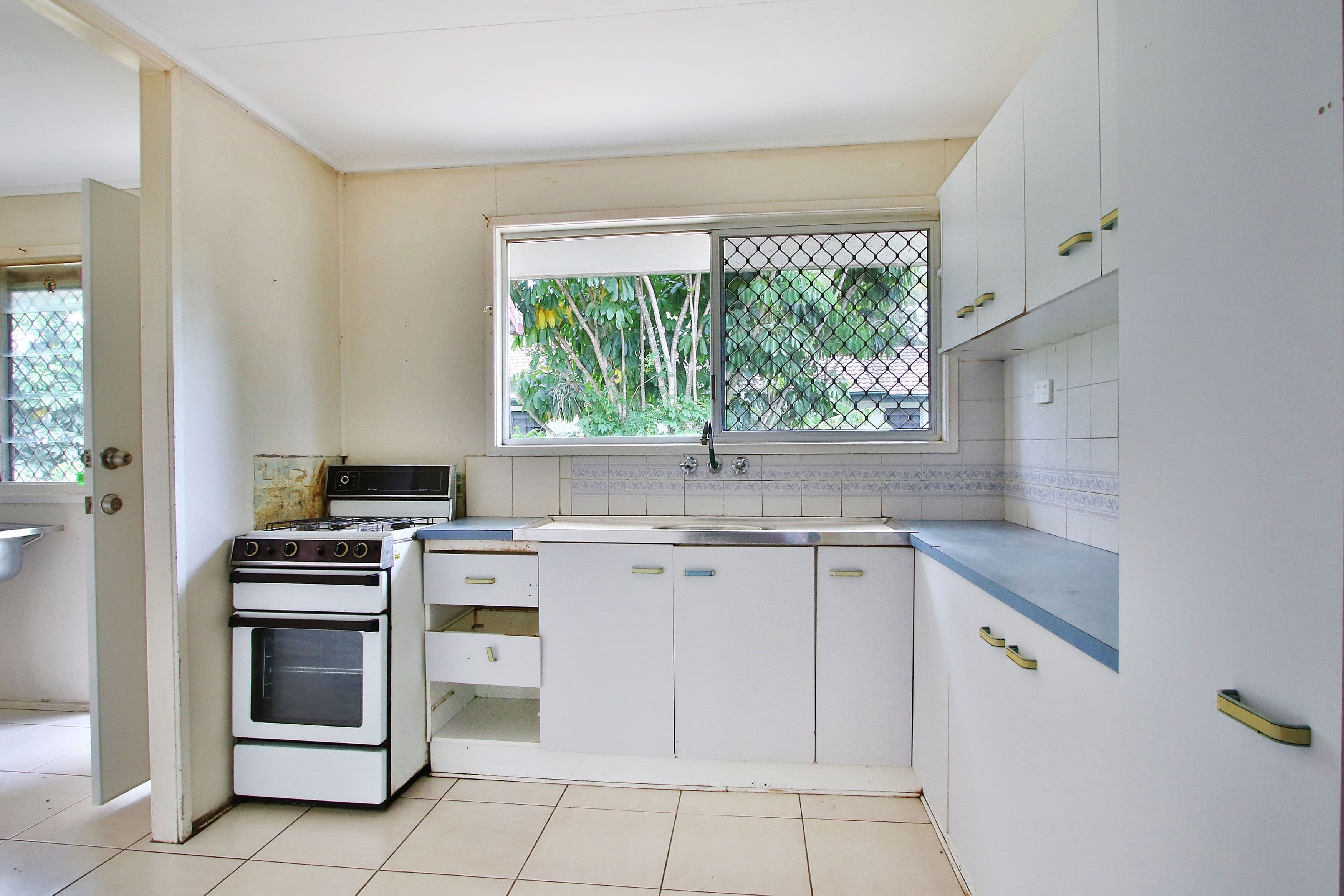 25 Bannerman Street, Riverview QLD 4303, Riverview - Thumbnail 7