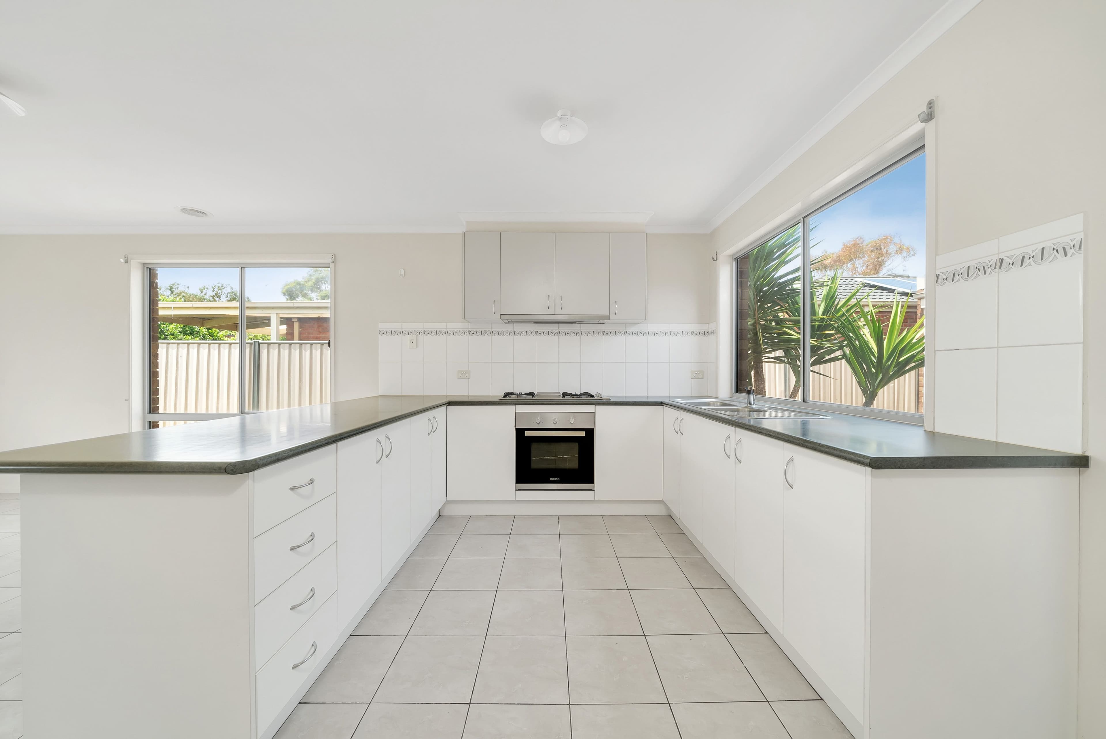 11 Bradman Drive, Tarneit VIC 3029, Tarneit - Thumbnail 2