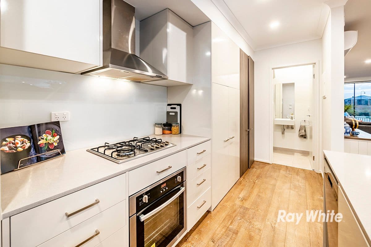 8 Parkdale Drive, Lyndhurst VIC 3975, Lyndhurst - Thumbnail 5