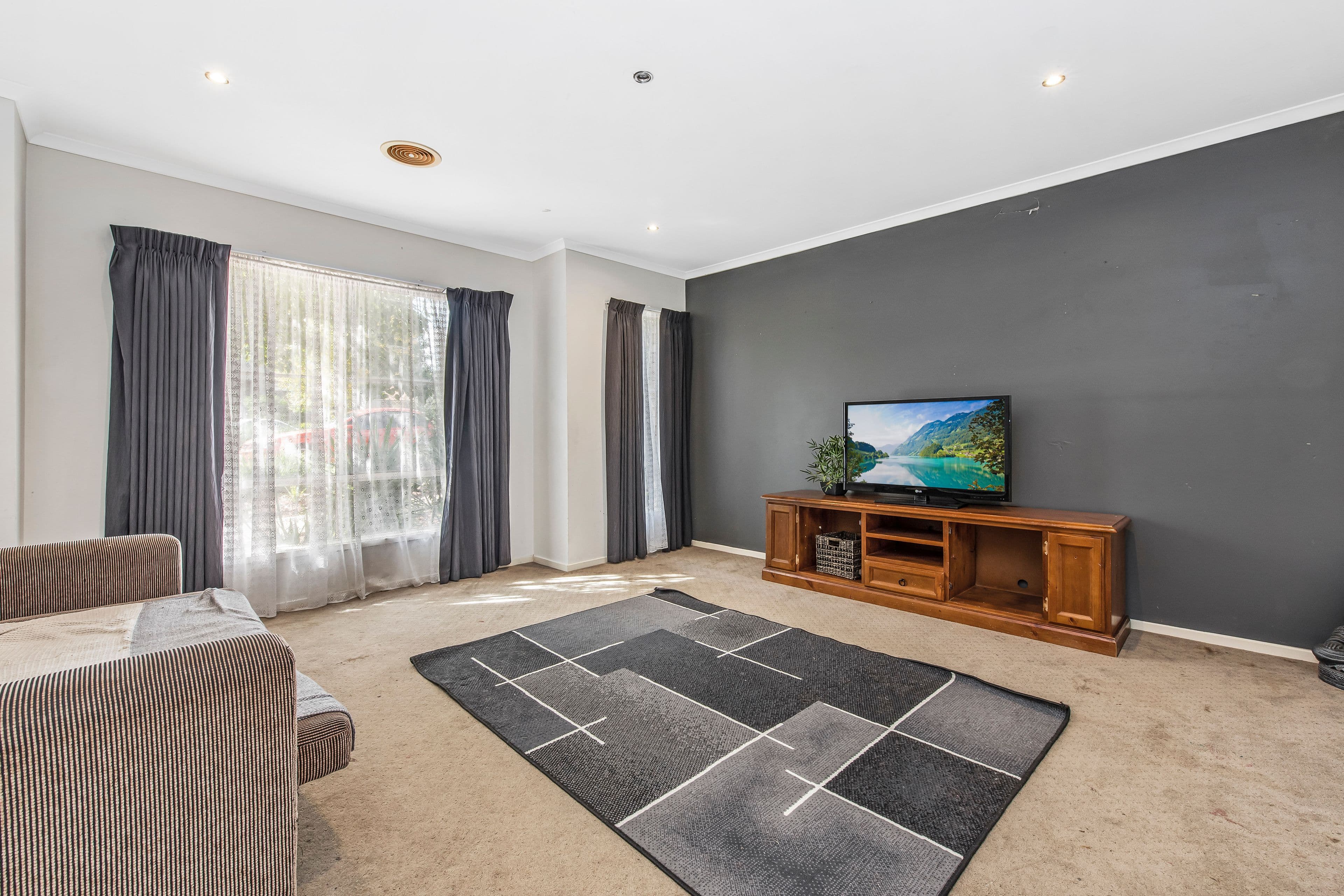 11 Fallingwater Drive, Pakenham VIC 3810, Pakenham - Thumbnail 2
