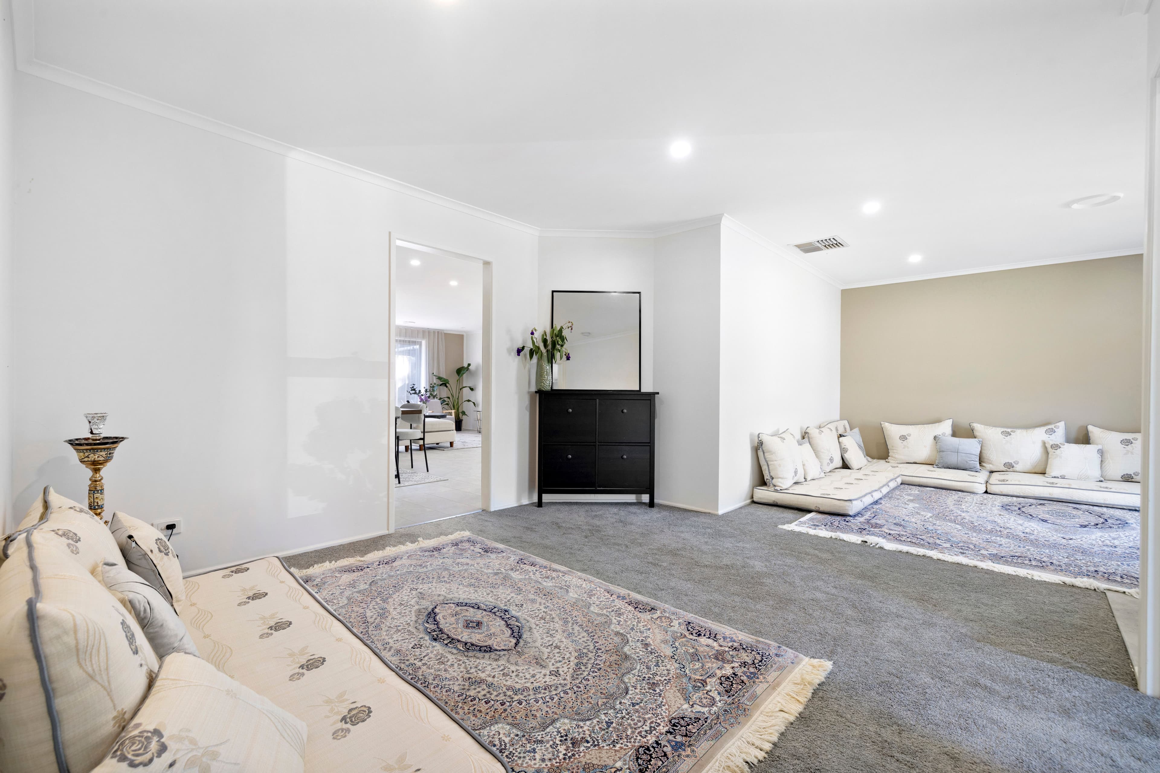 17 Broome Crescent, Cranbourne North VIC 3977, Cranbourne North - Thumbnail 4