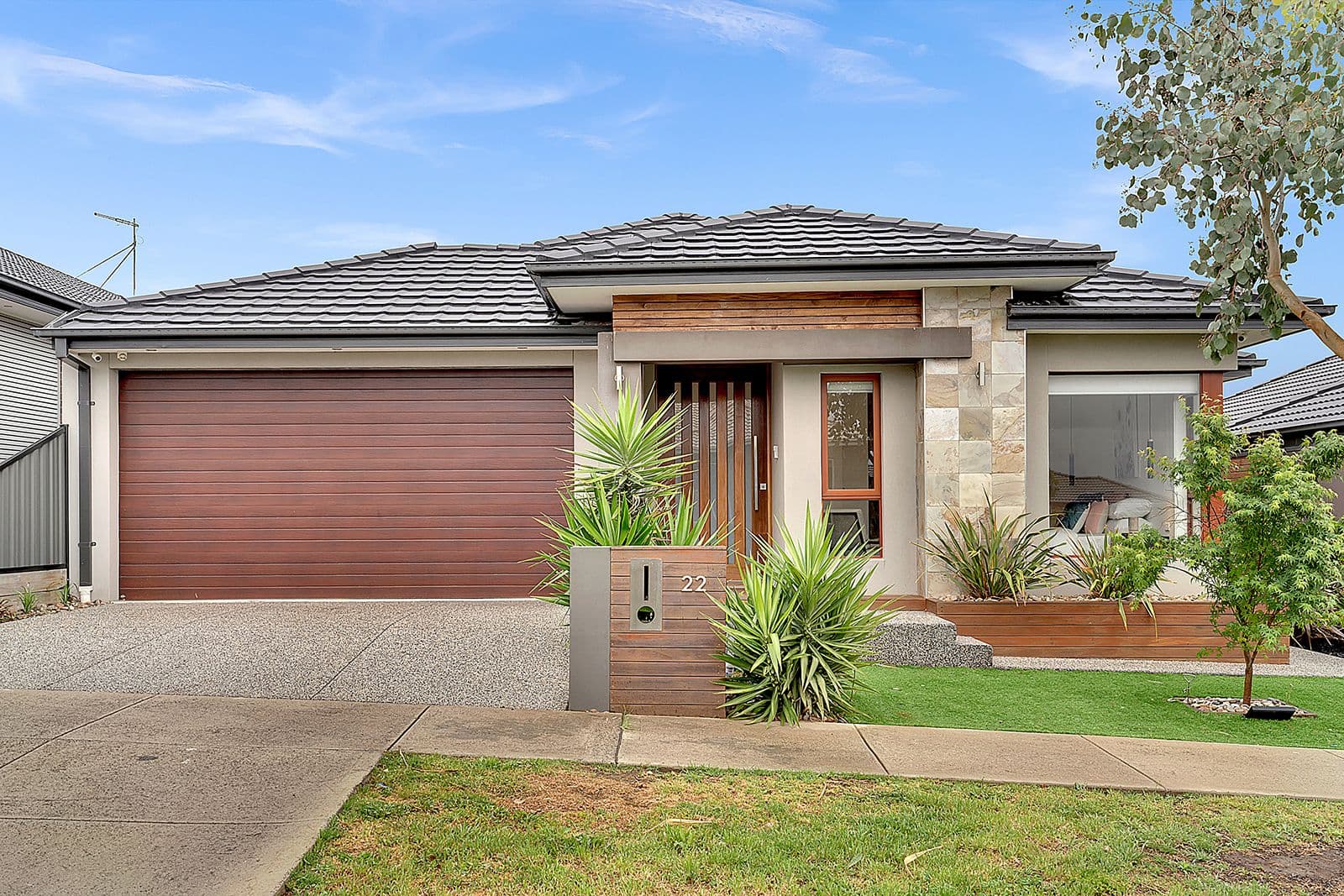 22 Euphoria Street, Craigieburn VIC 3064, Craigieburn - Thumbnail 2