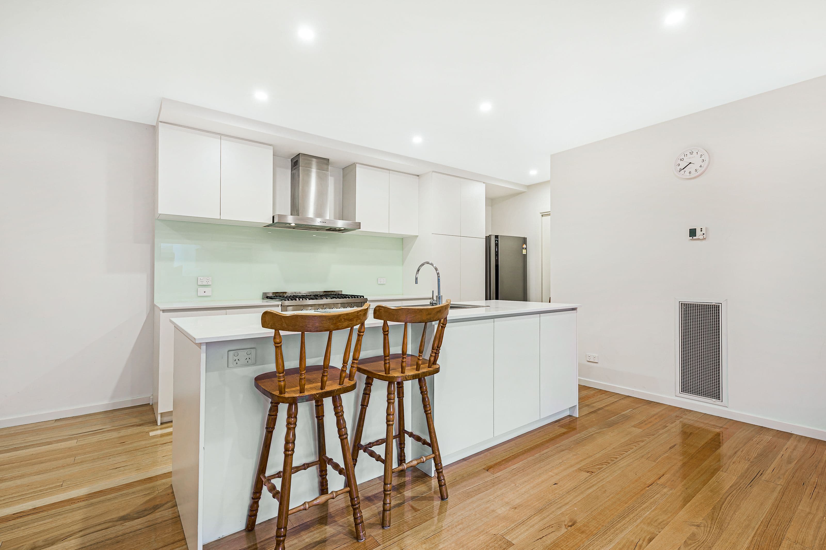 16 Ochre Place, Mount Waverley VIC 3149, Mount Waverley - Thumbnail 5
