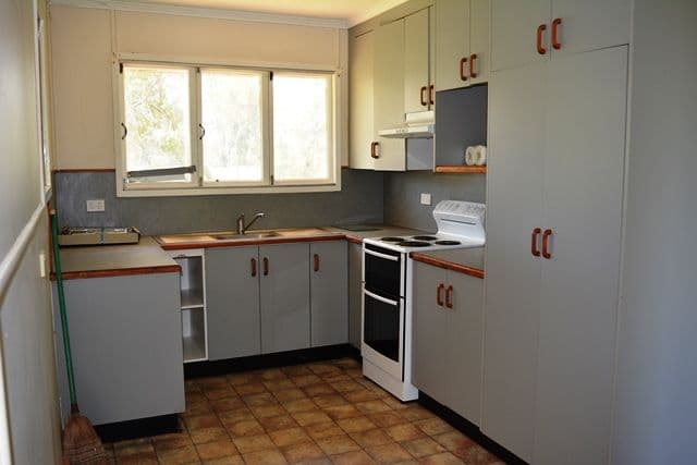32 Edward Street, Tambo QLD 4478, Tambo - Thumbnail 5