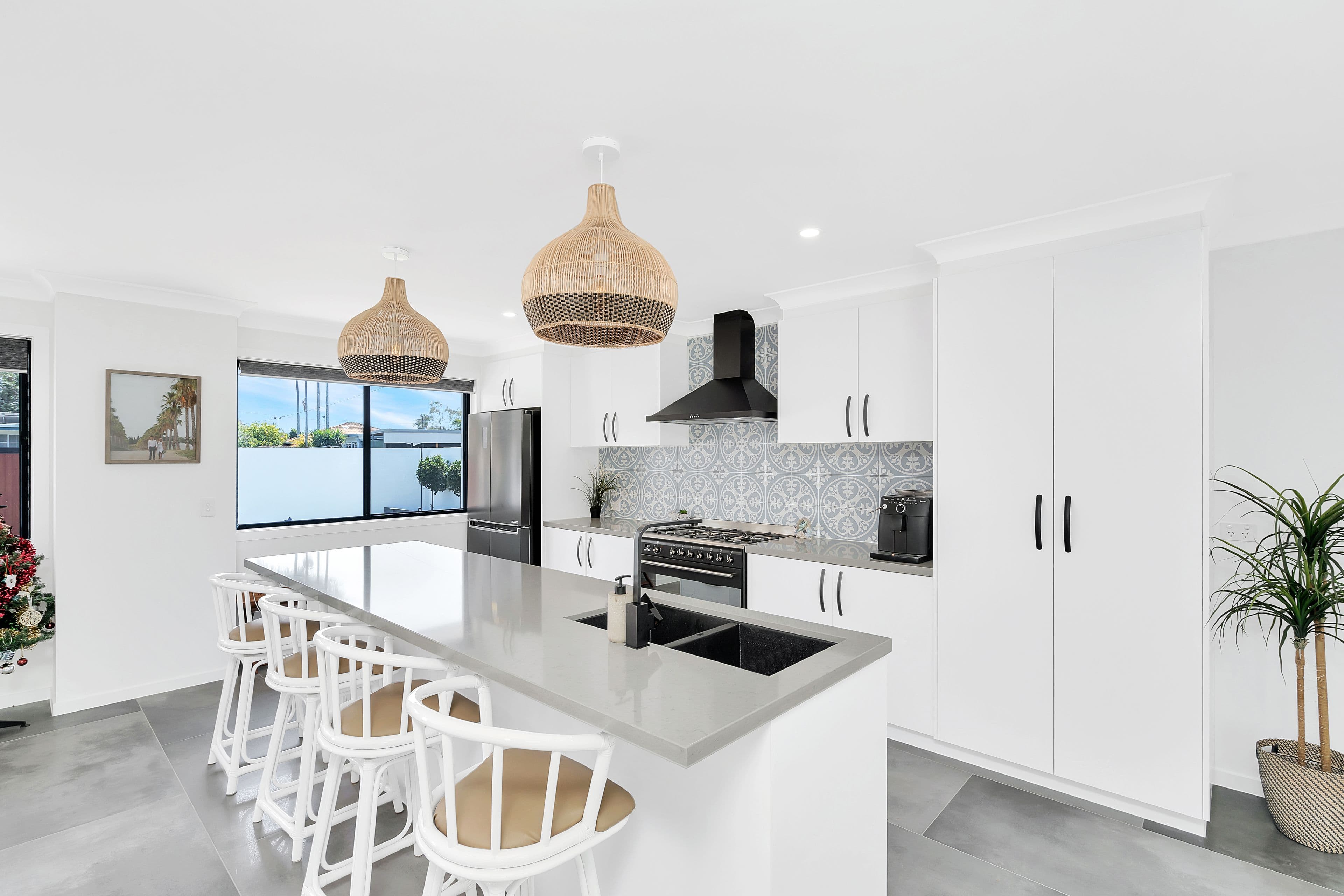 10 Newton Avenue, Southport QLD 4215, Southport - Thumbnail 3
