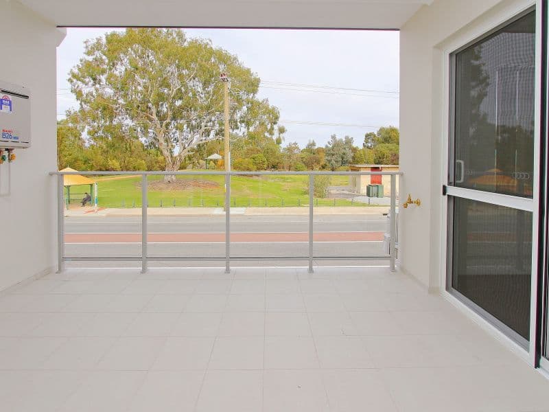 4/2 Wallace Street, Belmont WA 6104, Belmont - Thumbnail 2