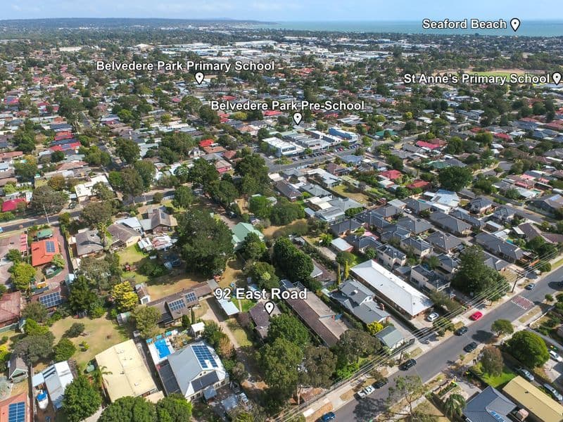 92 East Road, Seaford VIC 3198, Seaford - Thumbnail 2
