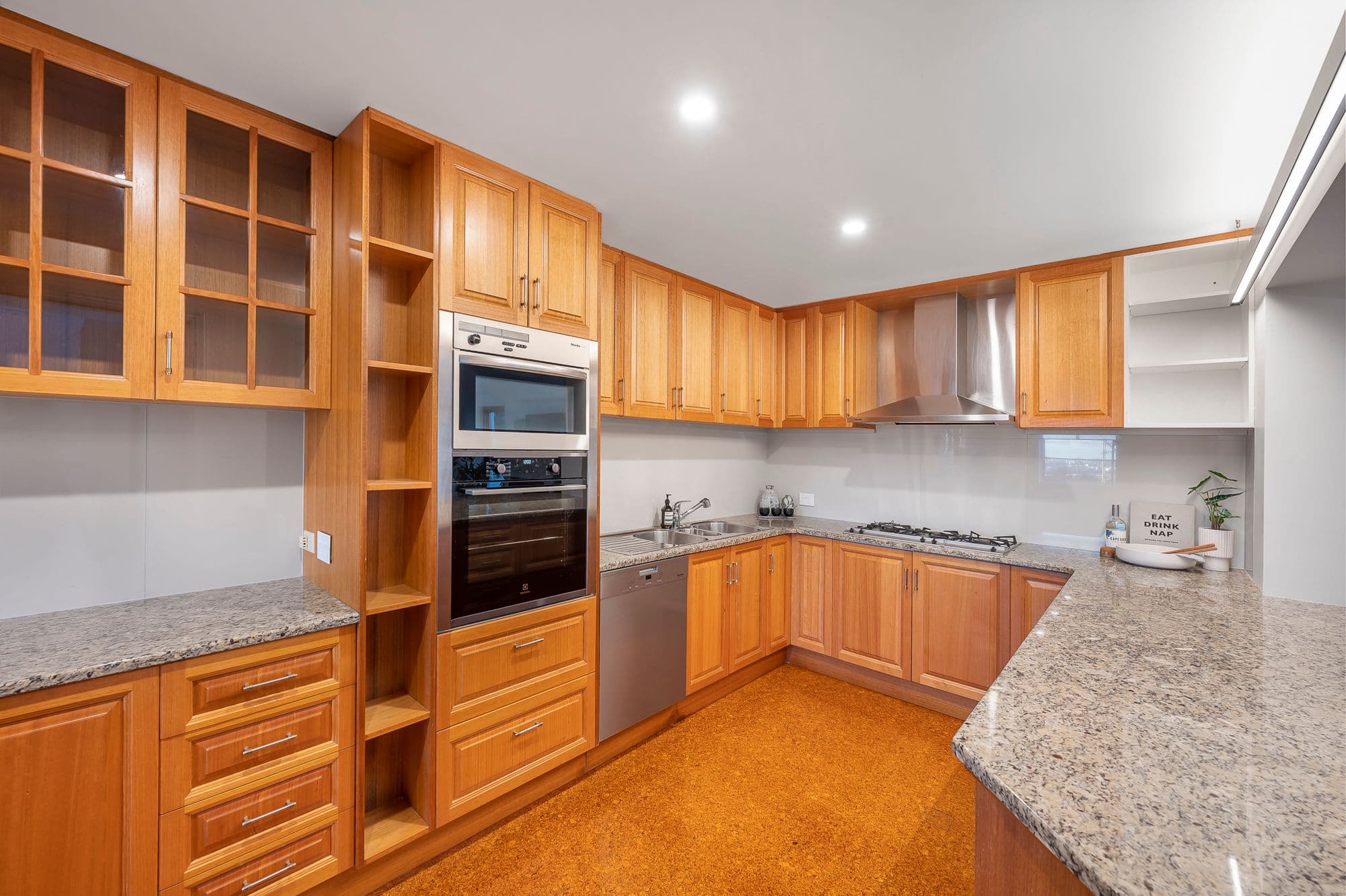 97 Crescent Road, Hamilton QLD 4007, Hamilton - Thumbnail 7