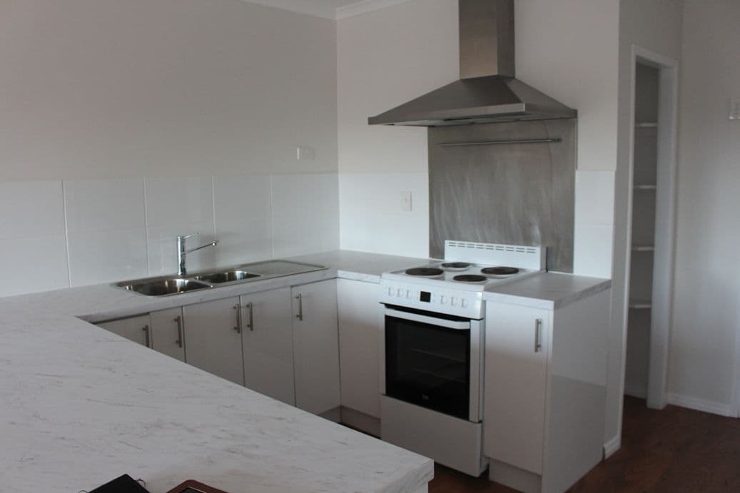13 Yukana Street, Boyne Island QLD 4680, Boyne Island - Thumbnail 8