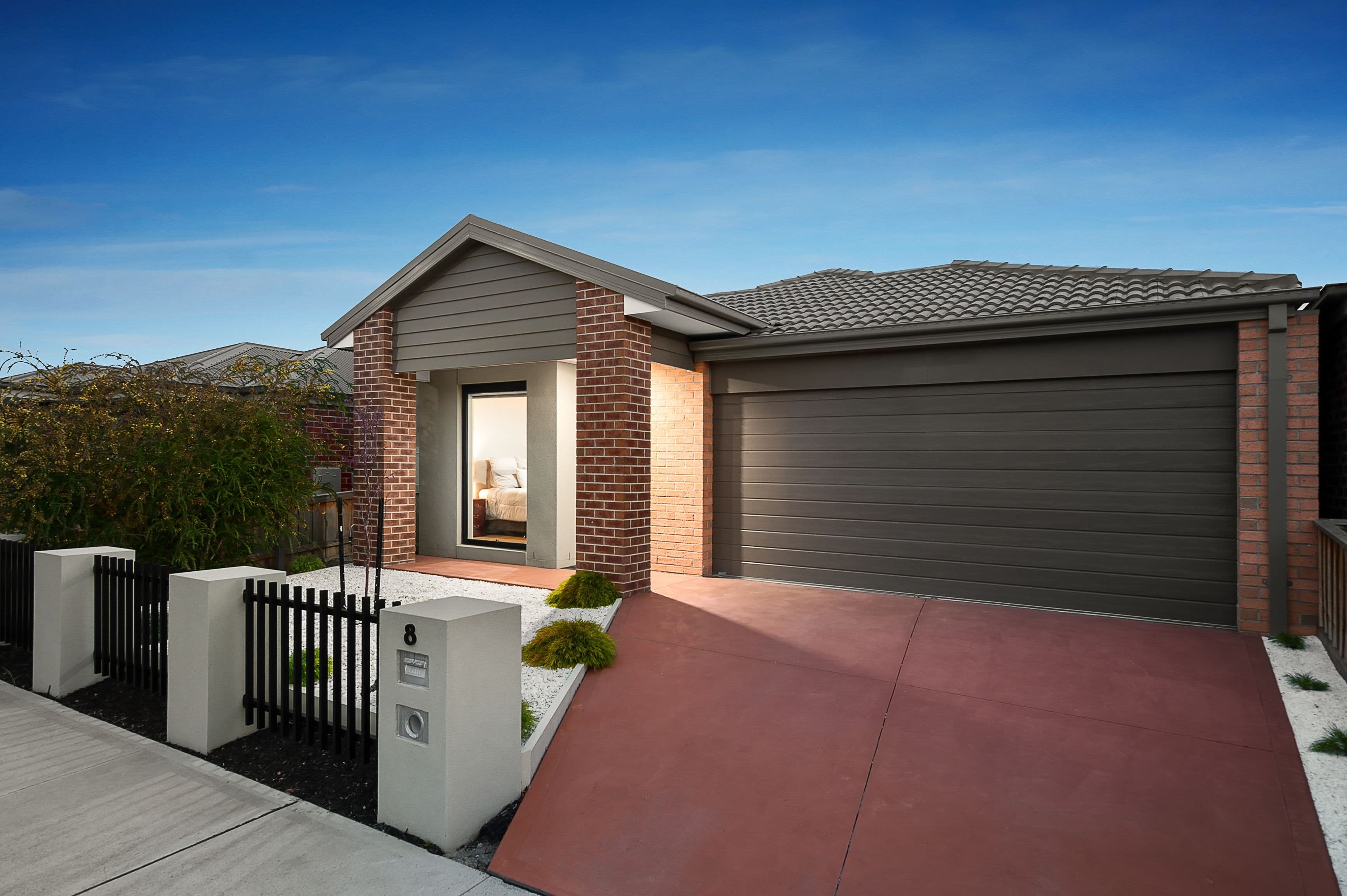 8 Armidale Drive, Pakenham VIC 3810, Pakenham - Thumbnail 2