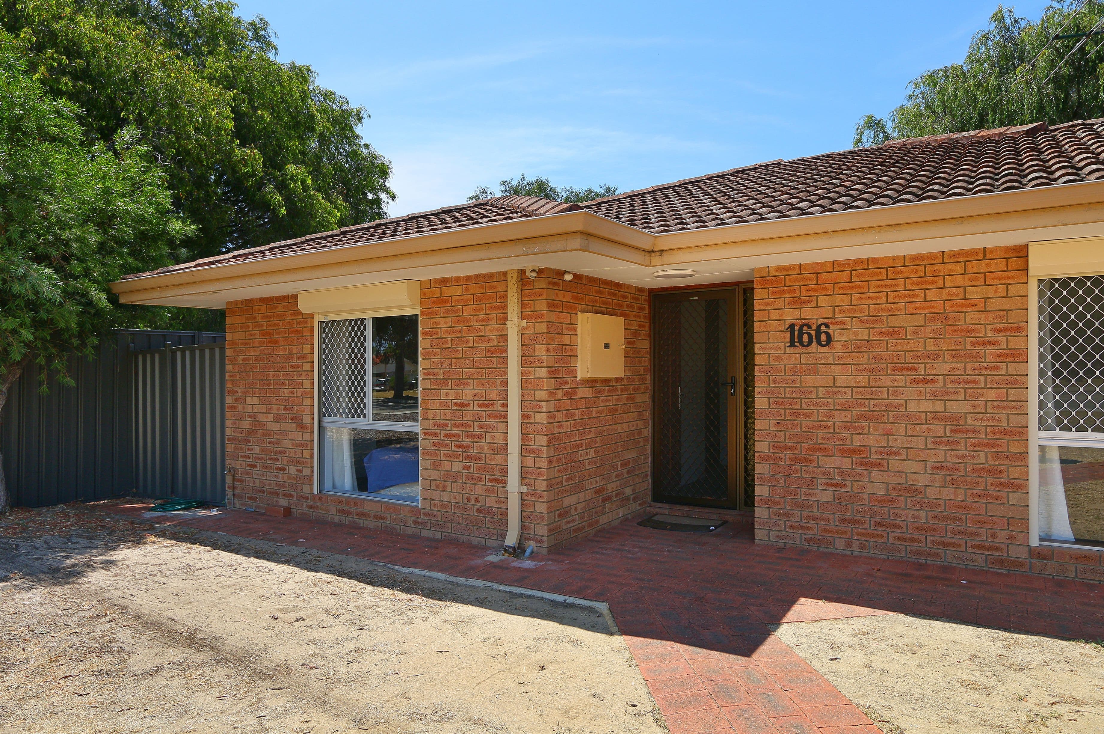 166 Winterfold Road, Kardinya WA 6163, Kardinya - Thumbnail 2