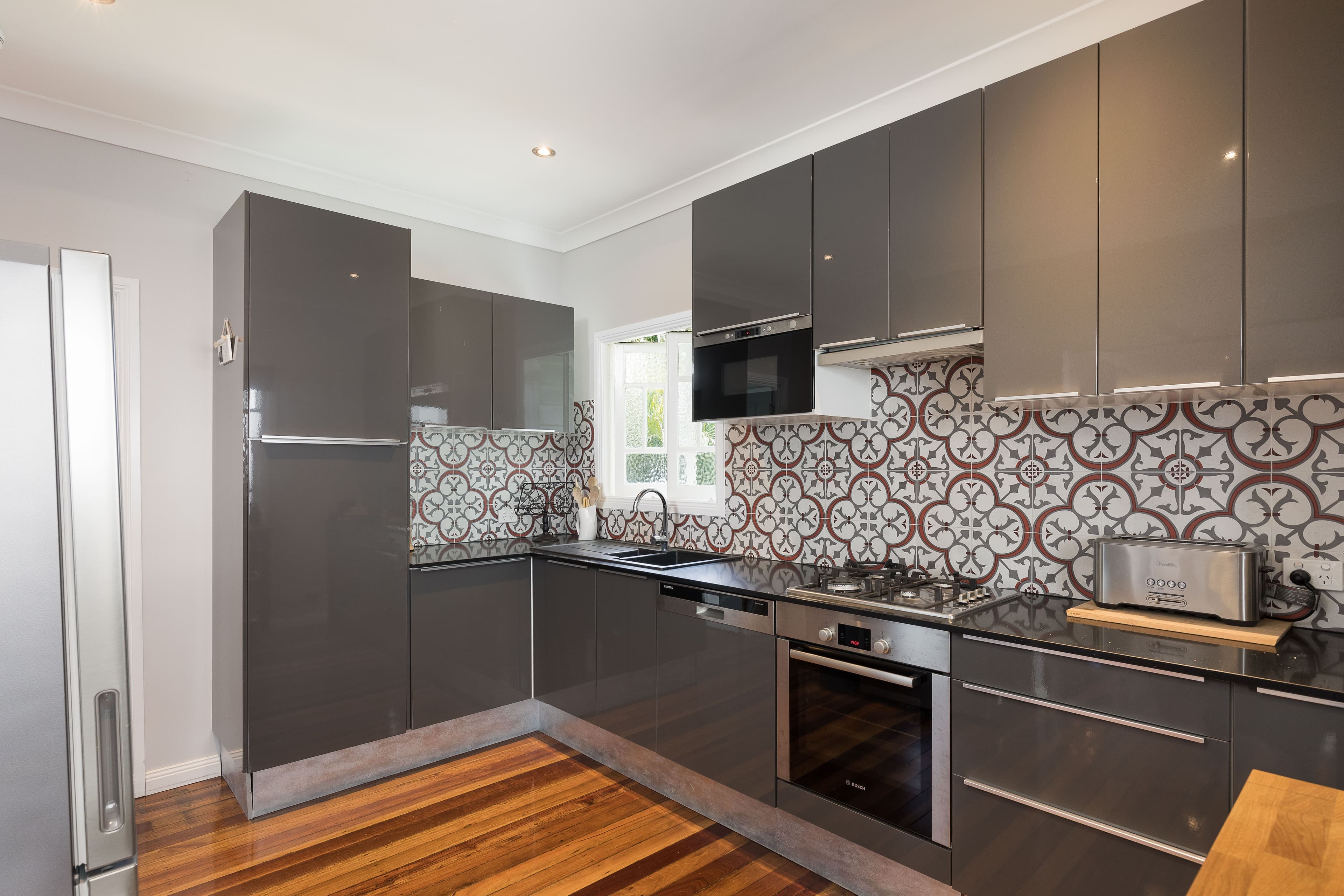 258 Verney Road East, Graceville QLD 4075, Graceville - Thumbnail 2