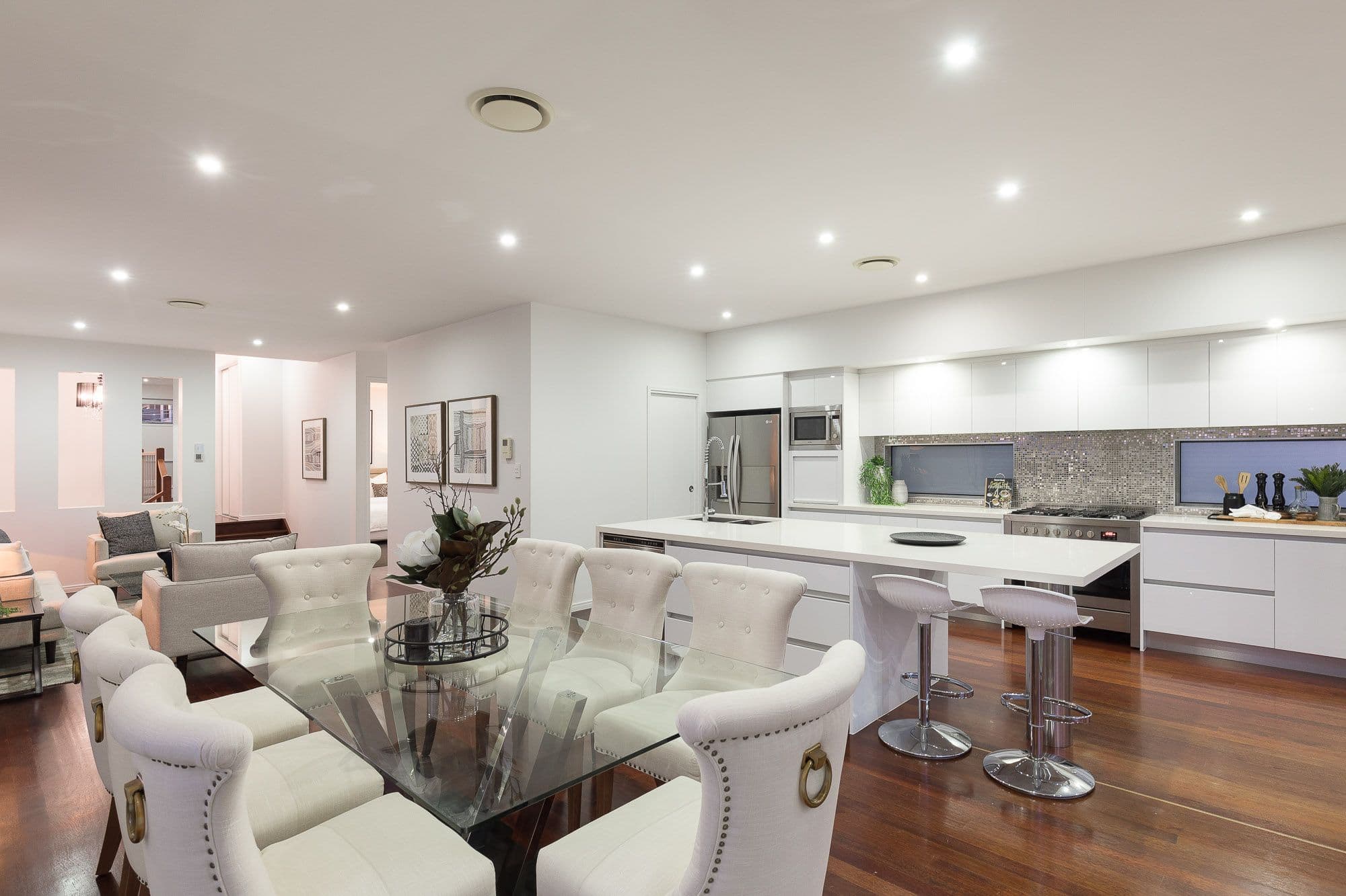 19 Philip Street, Hawthorne QLD 4171, Hawthorne - Thumbnail 2