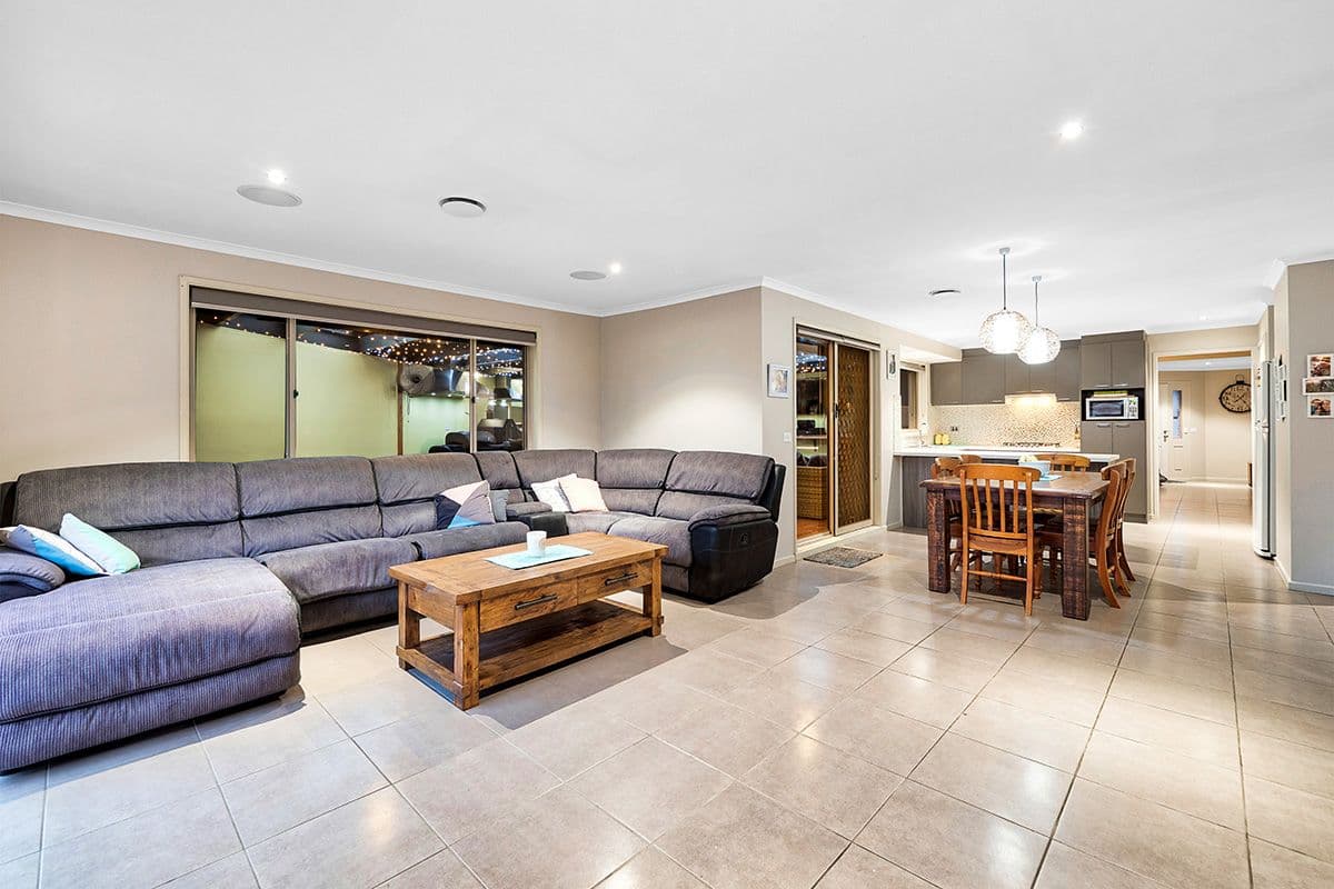 2 Tad Court, Cranbourne North VIC 3977, Cranbourne North - Thumbnail 6