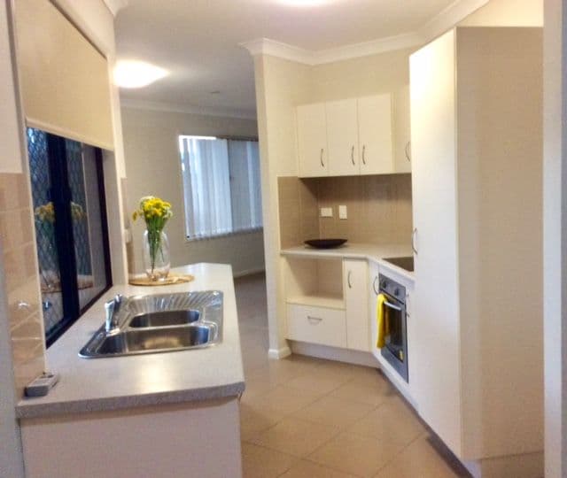 37 Blue Wren Drive, Kelso QLD 4815, Kelso - Thumbnail 4
