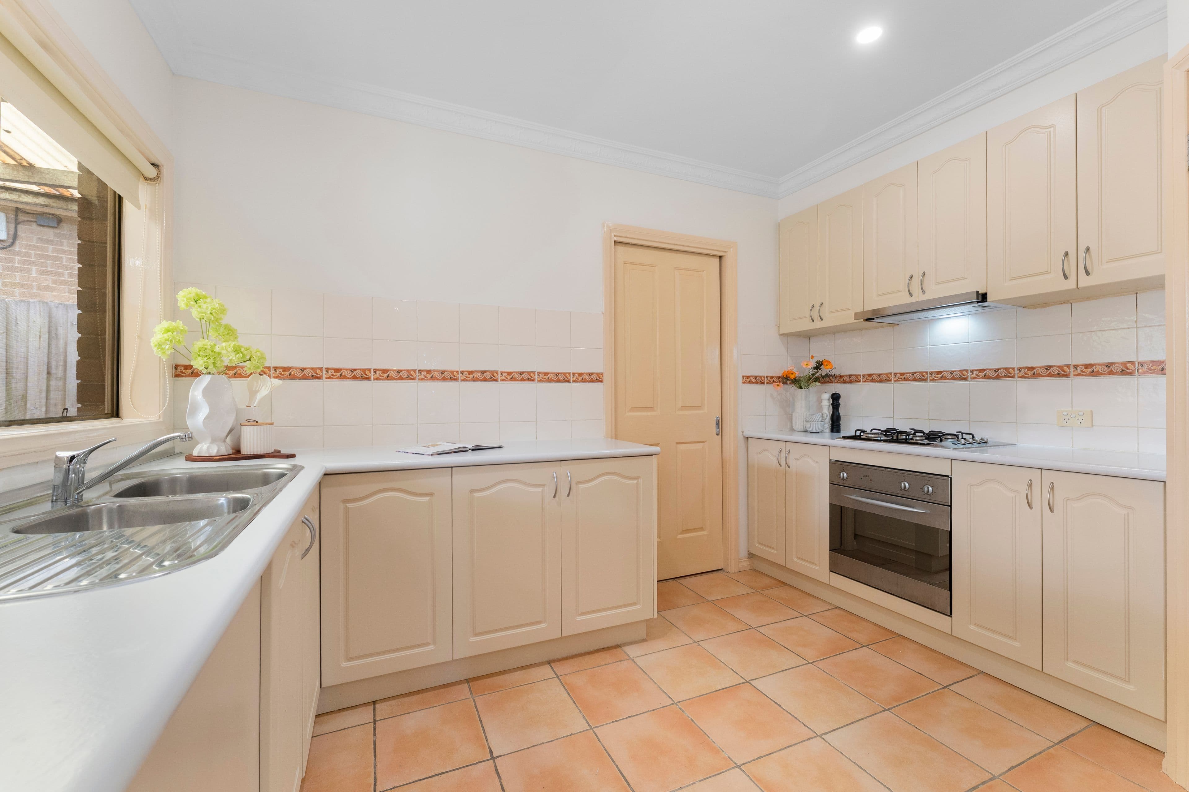 12 Rickards Avenue, Knoxfield VIC 3180, Knoxfield - Thumbnail 3