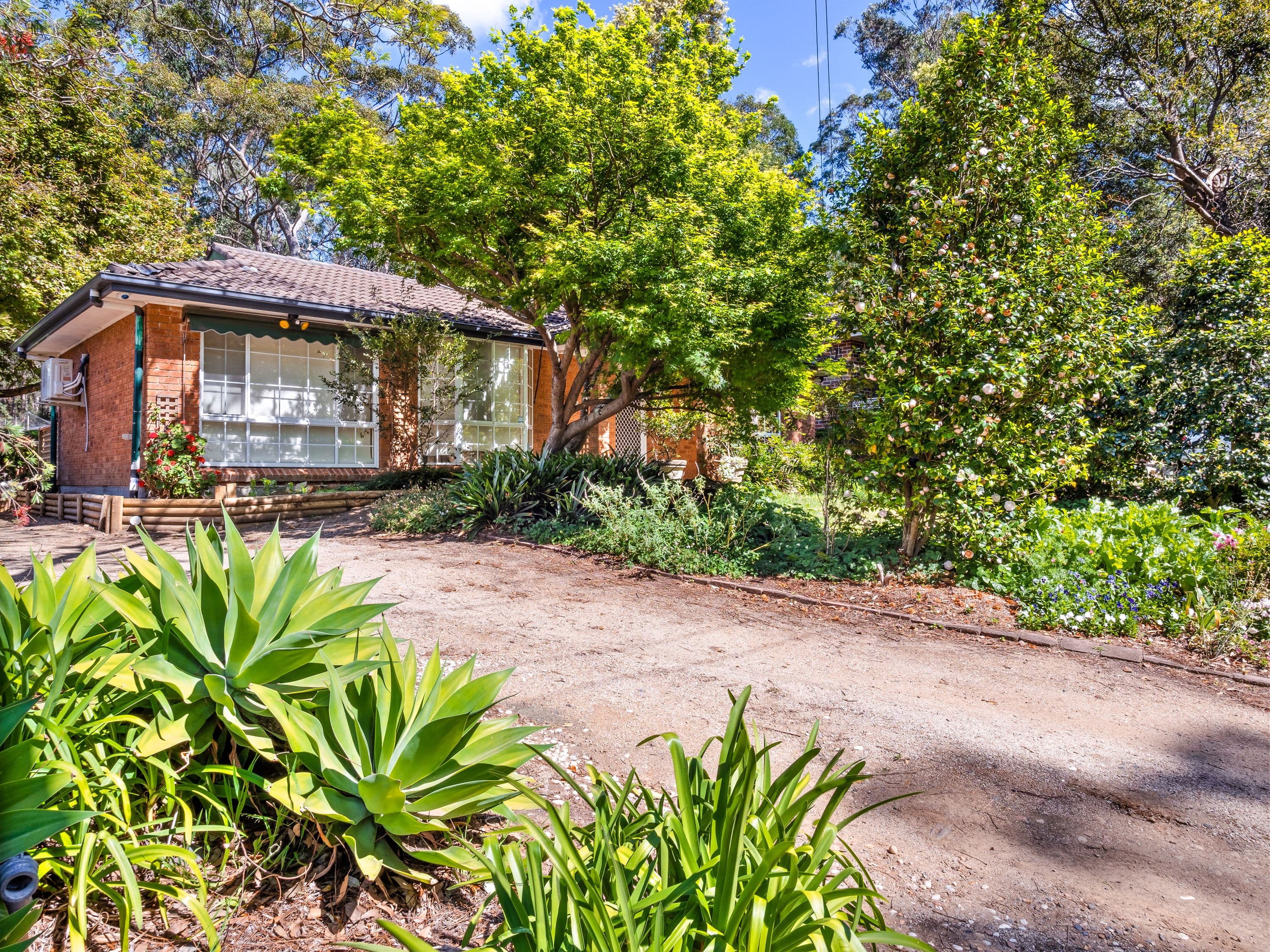 232 Lieutenant Bowen Drive, Bowen Mountain - Thumbnail 2
