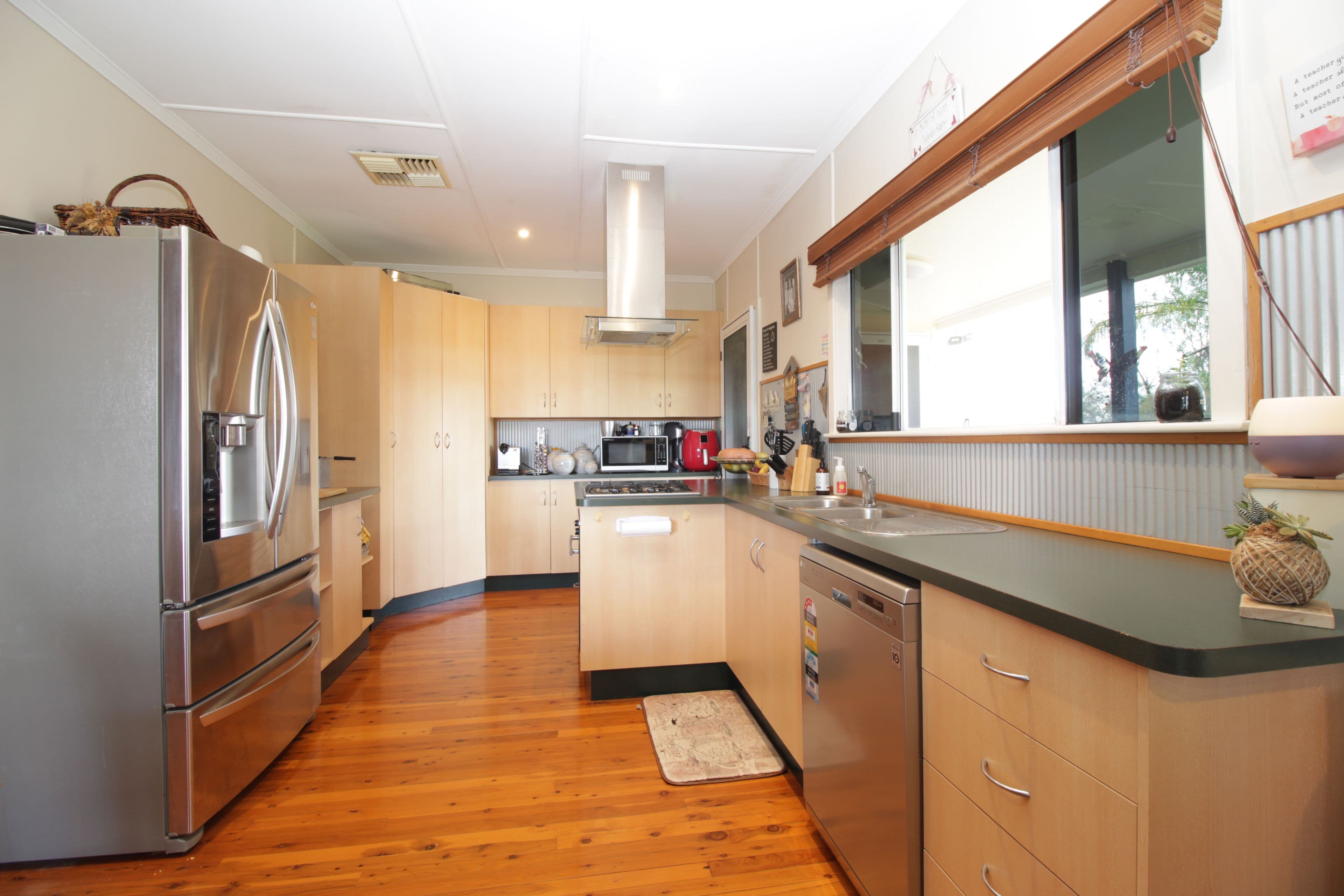 1033 Selma Road, Emerald QLD 4720, Emerald - Thumbnail 6
