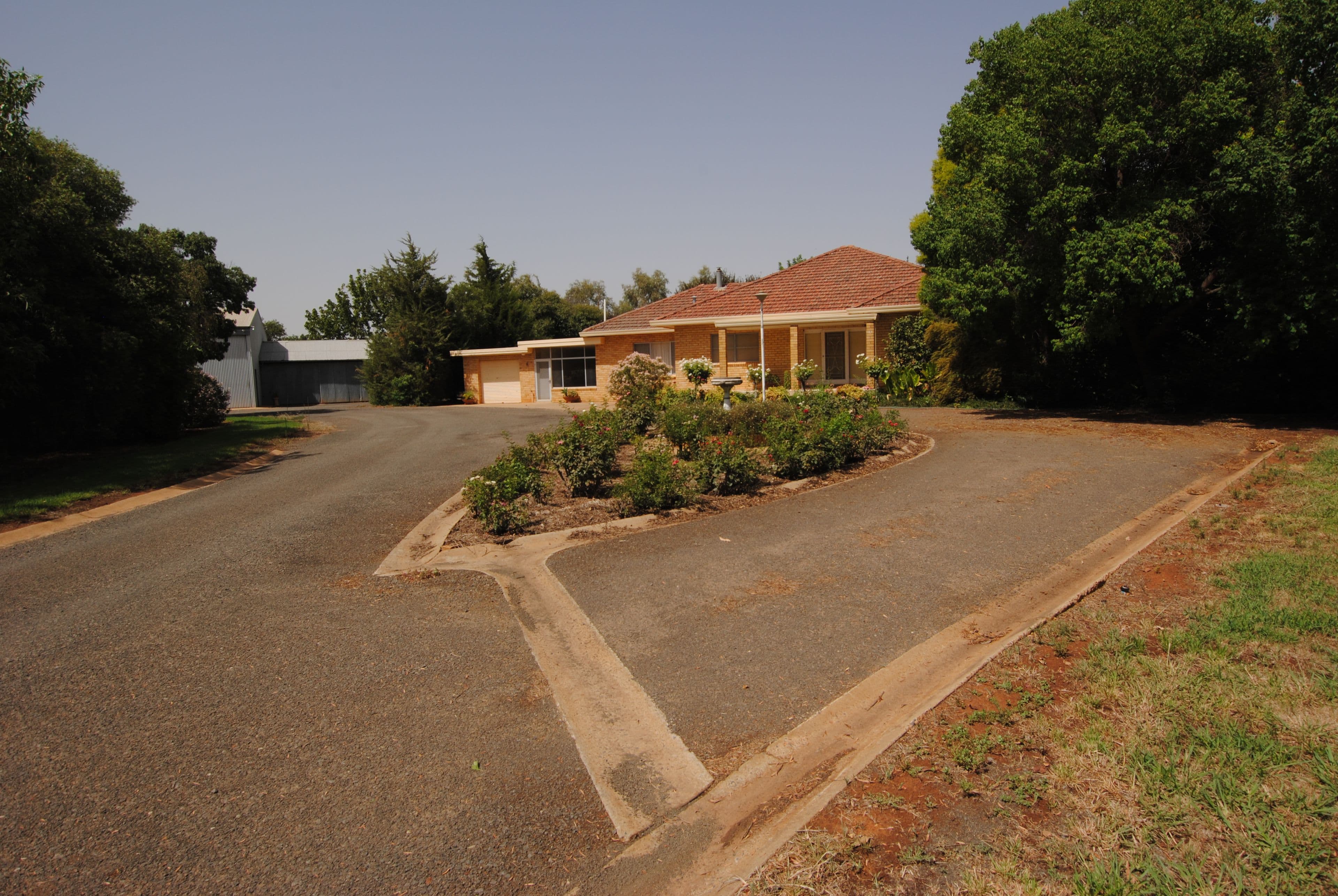 891 Watkins Avenue, Griffith NSW 2680, Griffith - Thumbnail 3
