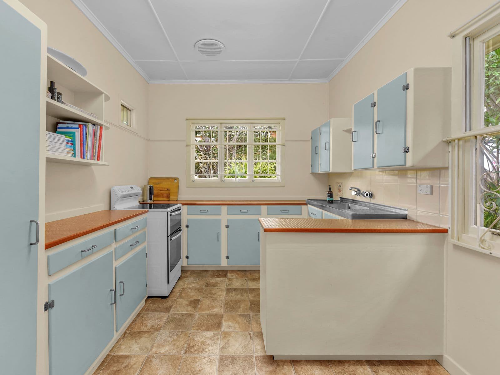 128 Arnold Street, Holland Park QLD 4121, Holland Park - Thumbnail 7