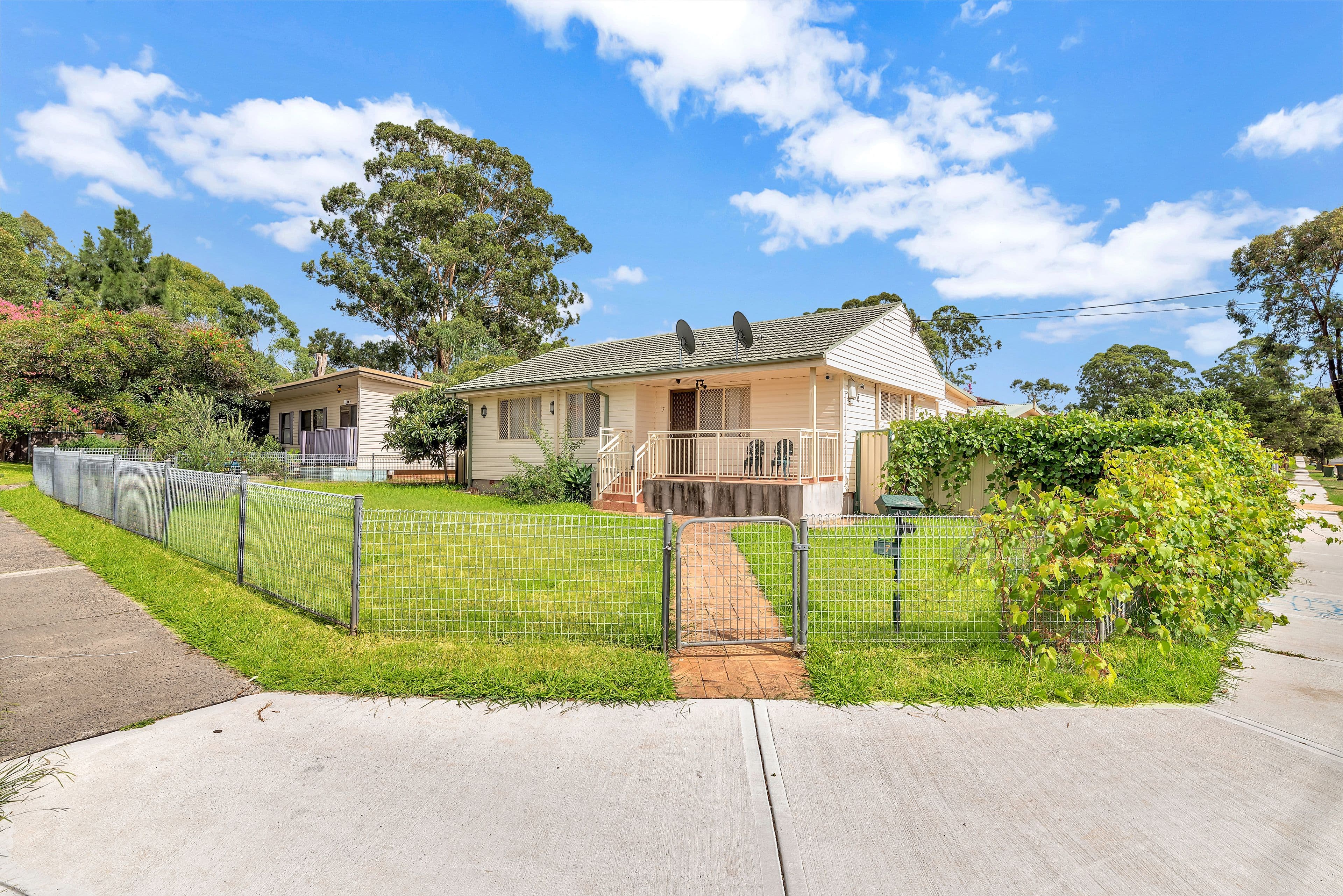 7 Shropshire Street, Miller NSW 2168, Miller - Thumbnail 2