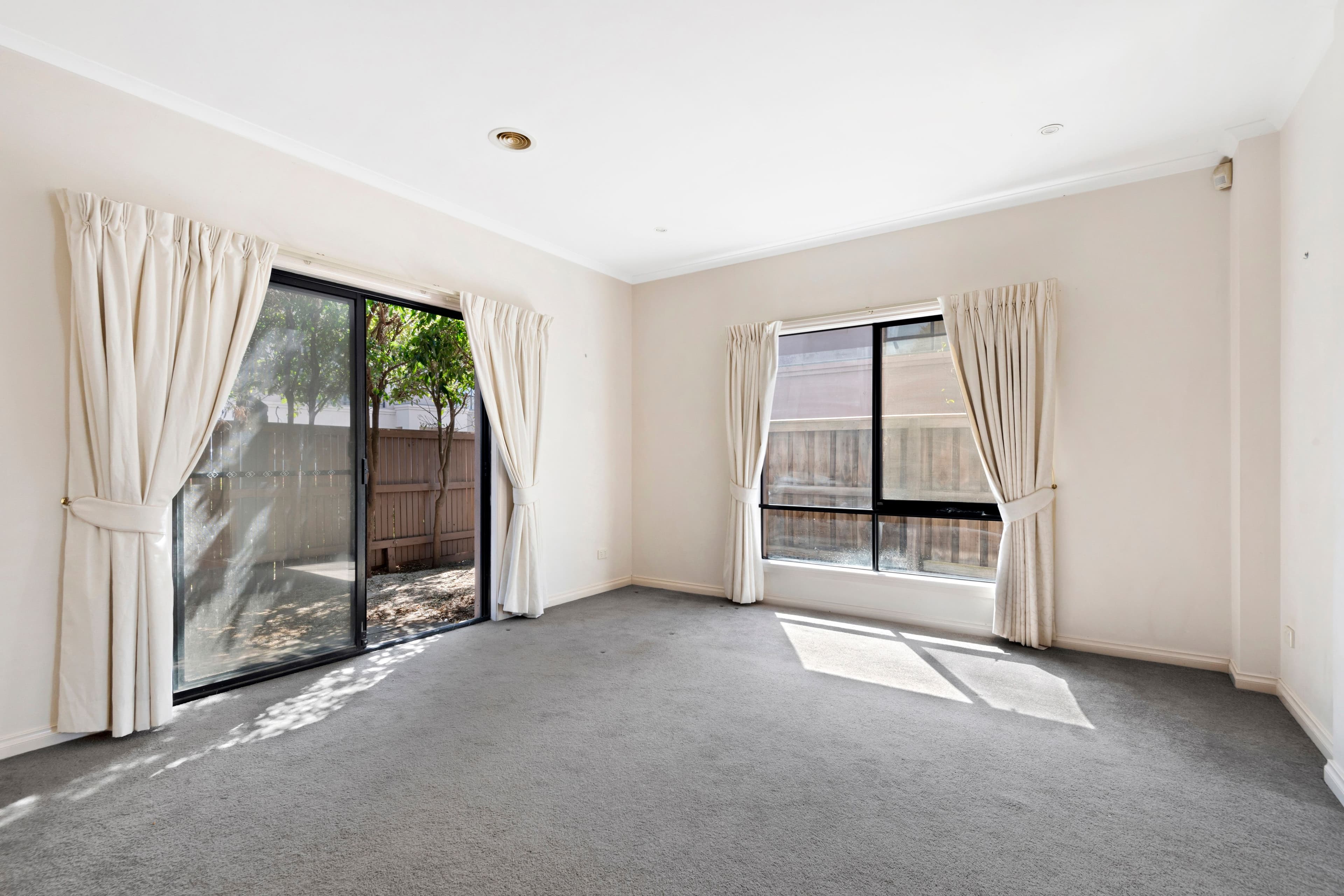 284-285 Nepean Highway, Seaford VIC 3198, Seaford - Thumbnail 3