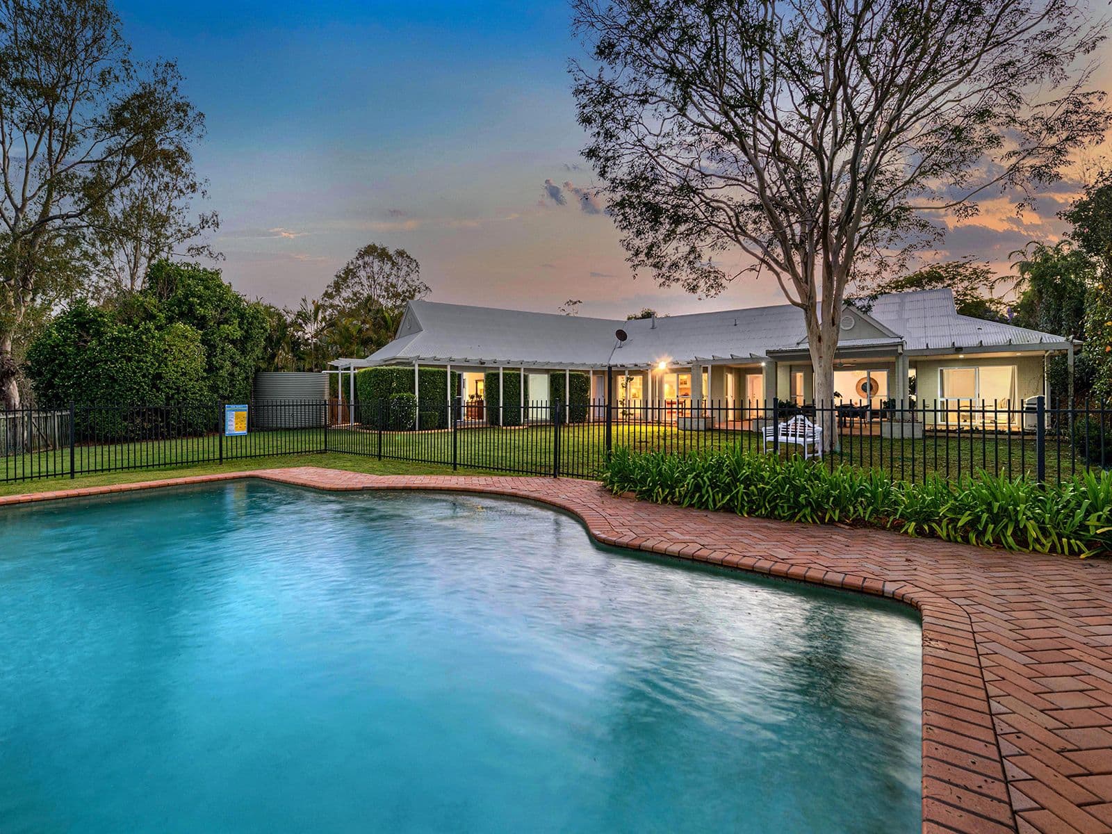 6 Chadston Close, Kenmore Hills QLD 4069, Kenmore Hills - Thumbnail 2