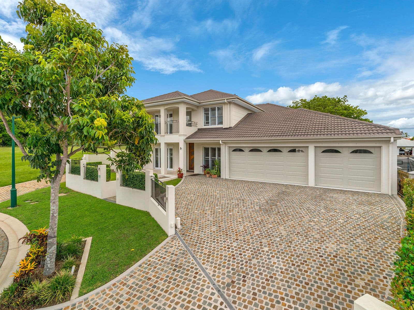 15 Dress Circle Court, Bridgeman Downs QLD 4035, Bridgeman Downs - Thumbnail 2