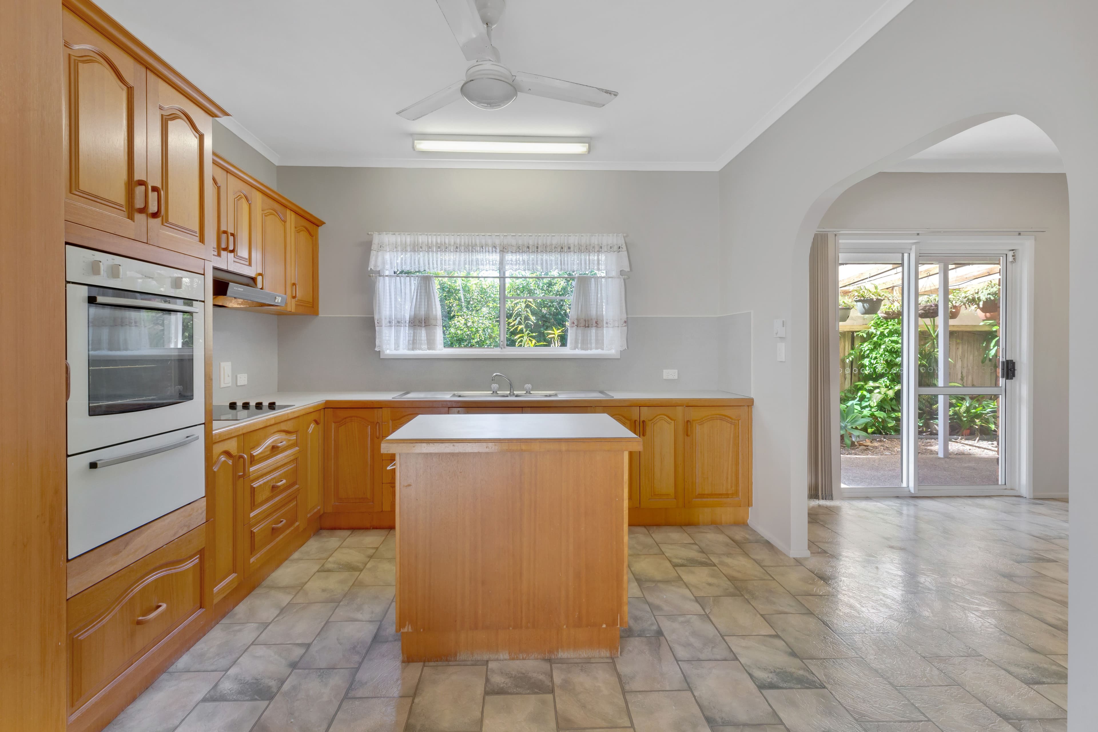 14 Prudhoe Street, East Mackay QLD 4740, East Mackay - Thumbnail 3