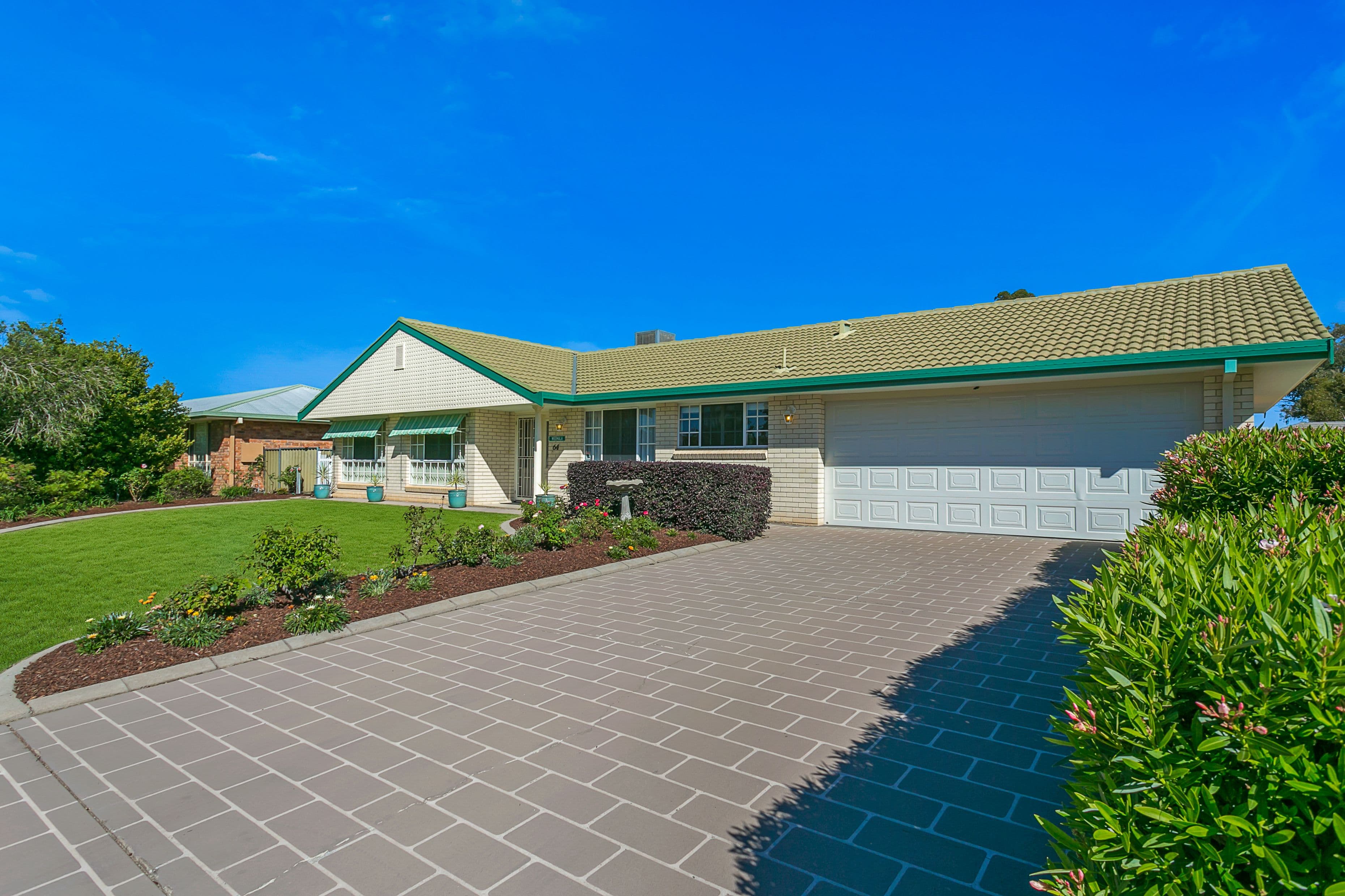 64 Kent Street, Tamworth NSW 2340, Tamworth - Image 1