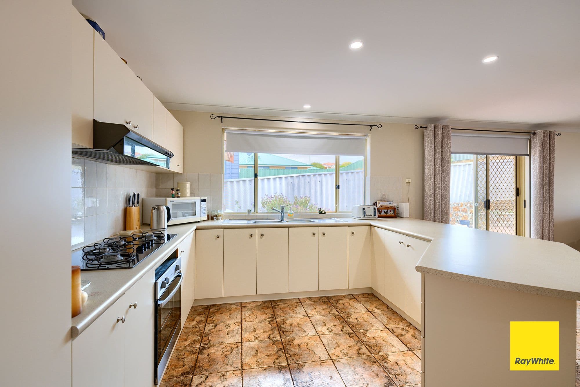 42 Premier Circle, Spencer Park WA 6330, Spencer Park - Thumbnail 4