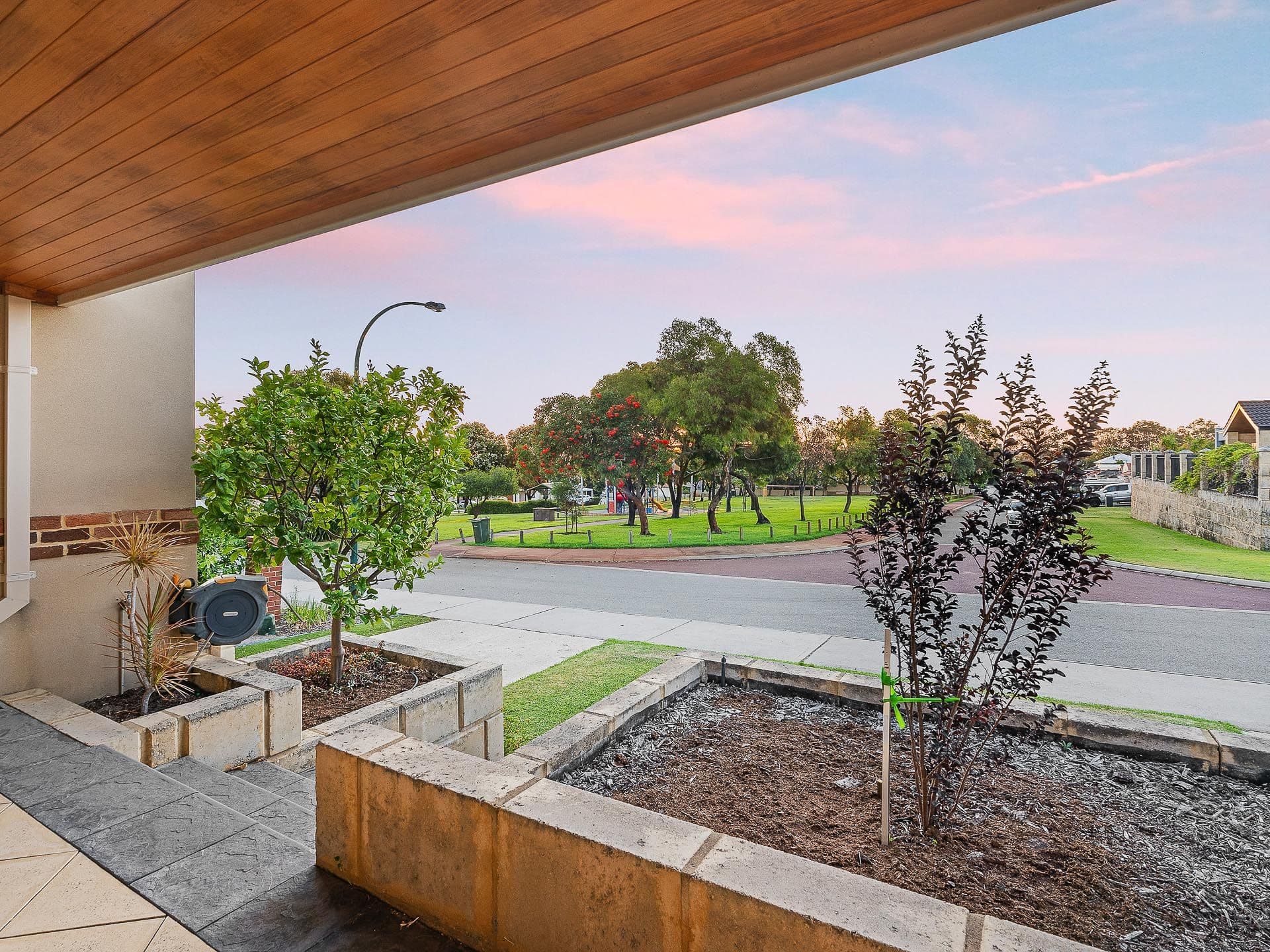6 Oakdene Drive, Madeley WA 6065, Madeley - Thumbnail 2