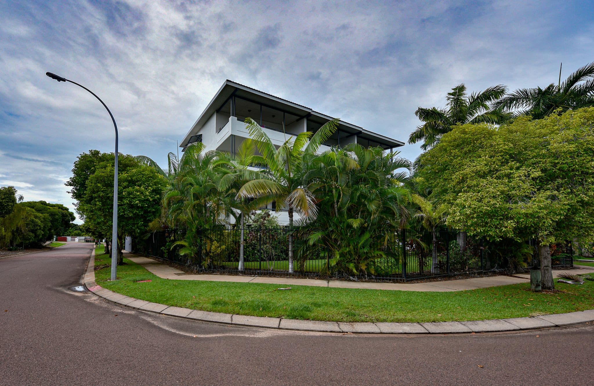 13/25 Sunset Drive, Coconut Grove NT 0810, Coconut Grove - Image 1