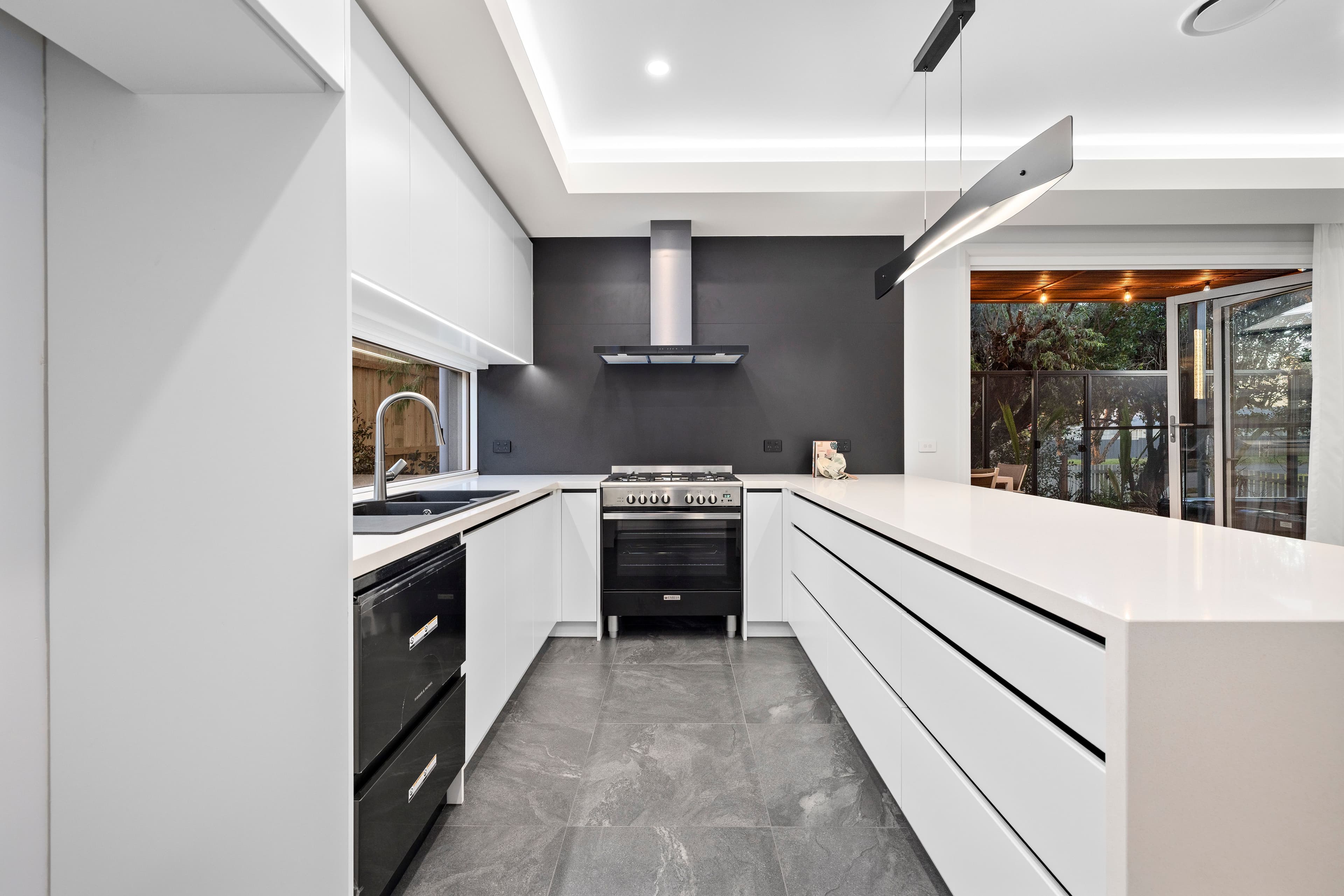 6 Eel Race Road, Seaford VIC 3198, Seaford - Thumbnail 7