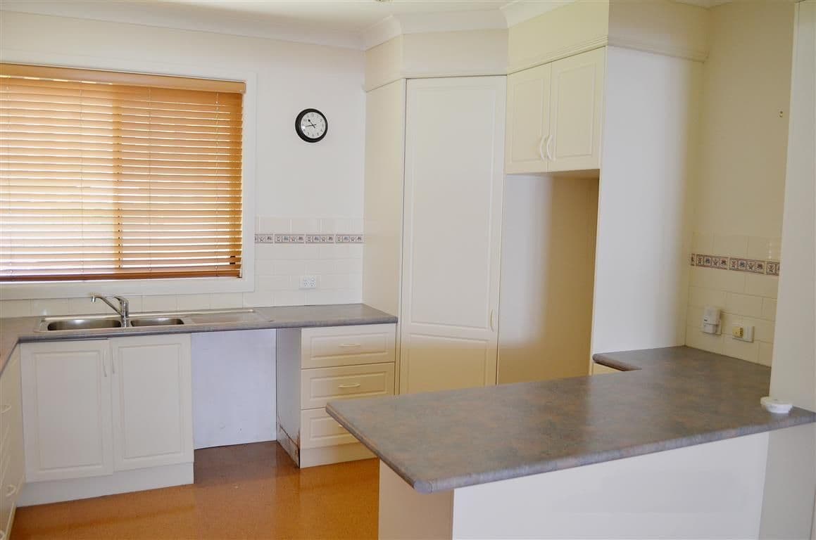 53 Carey Street, Tumut - Thumbnail 4