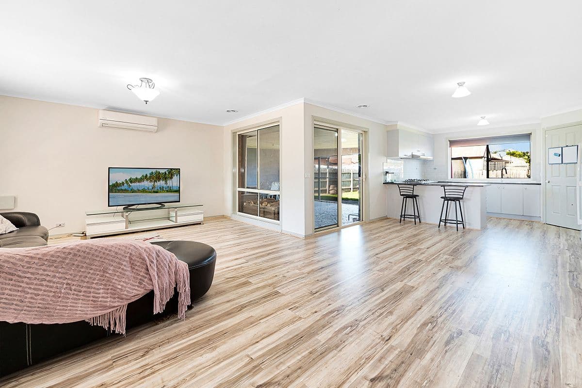 6 Pirita Place, Cranbourne West VIC 3977, Cranbourne West - Thumbnail 5